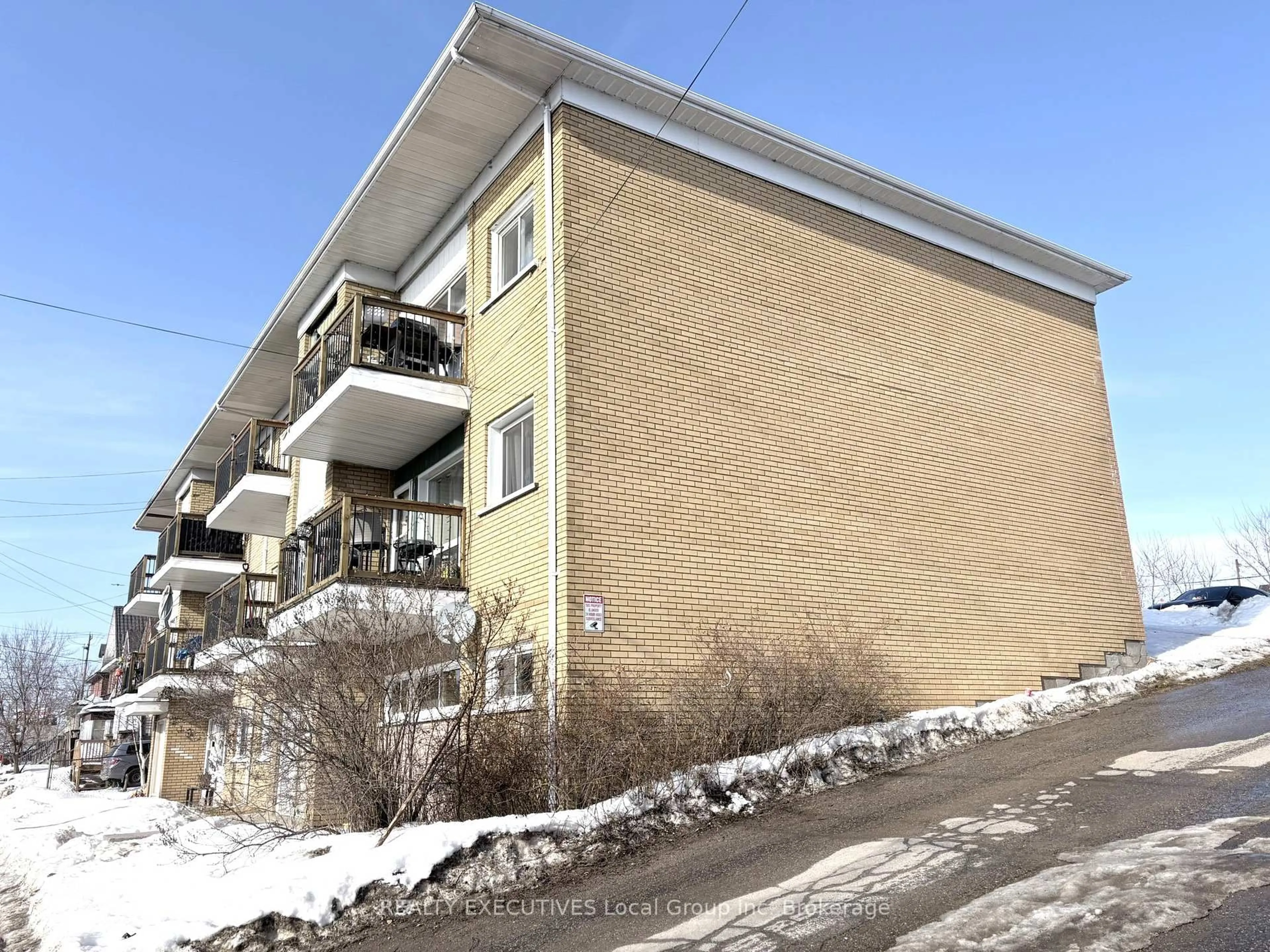 Unknown for 448 Mcintyre St, North Bay Ontario P1B 1E2