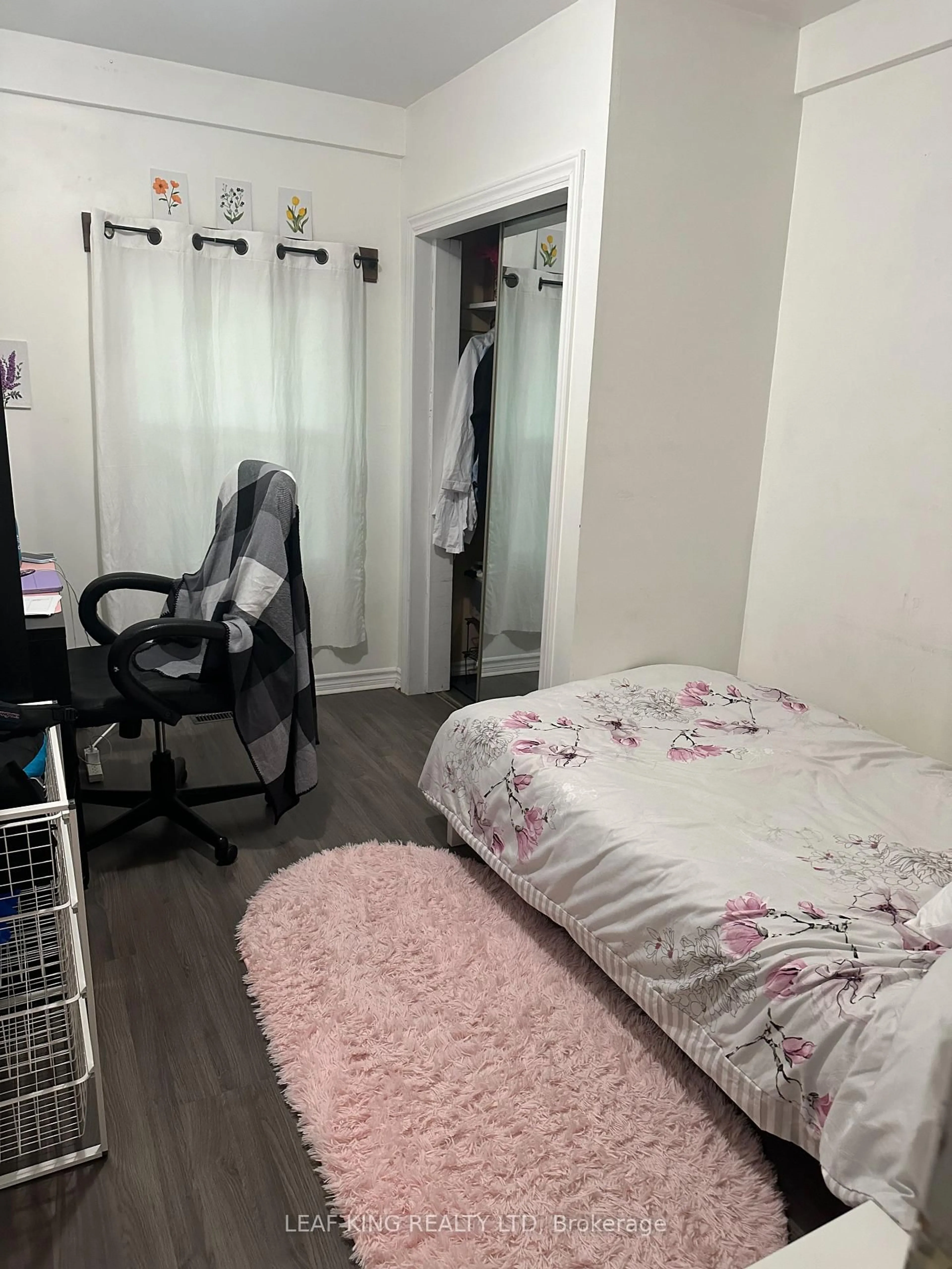 A pic of a room for 57 Emerson St, Hamilton Ontario L8S 2X5