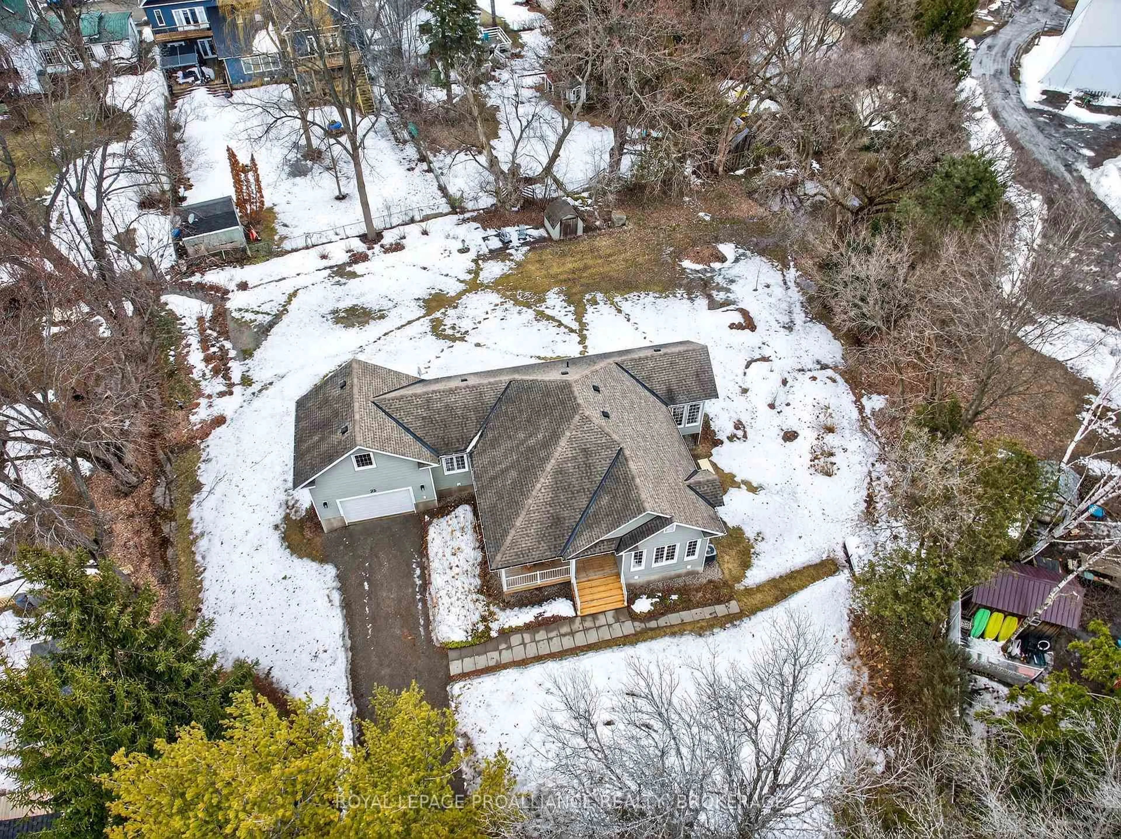 A pic from outside/outdoor area/front of a property/back of a property/a pic from drone, unknown for 25 George St, Westport Ontario K0G 1X0