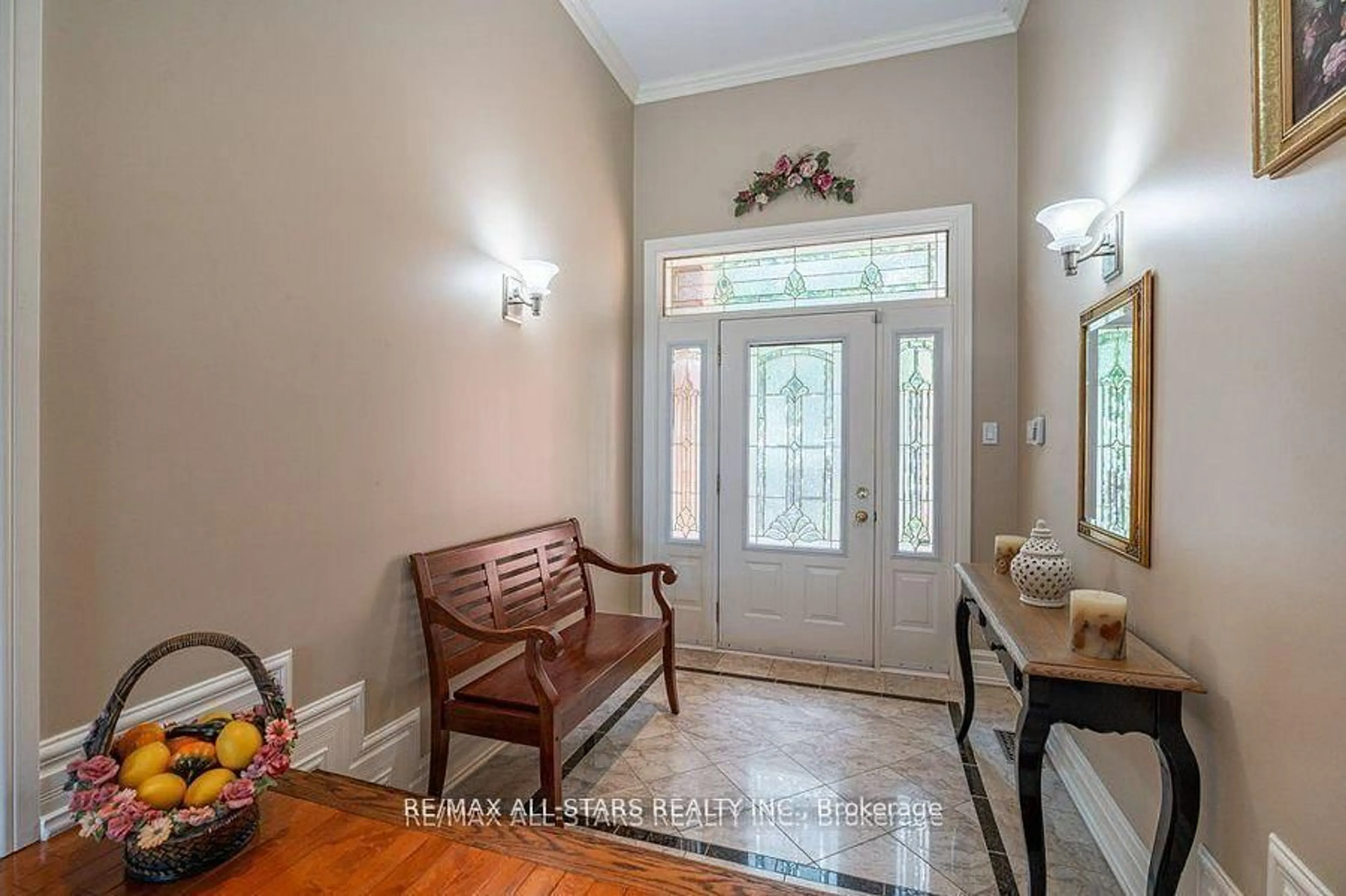 Indoor entryway for 182 Charlore Park Dr, Kawartha Lakes Ontario K0L 2W0