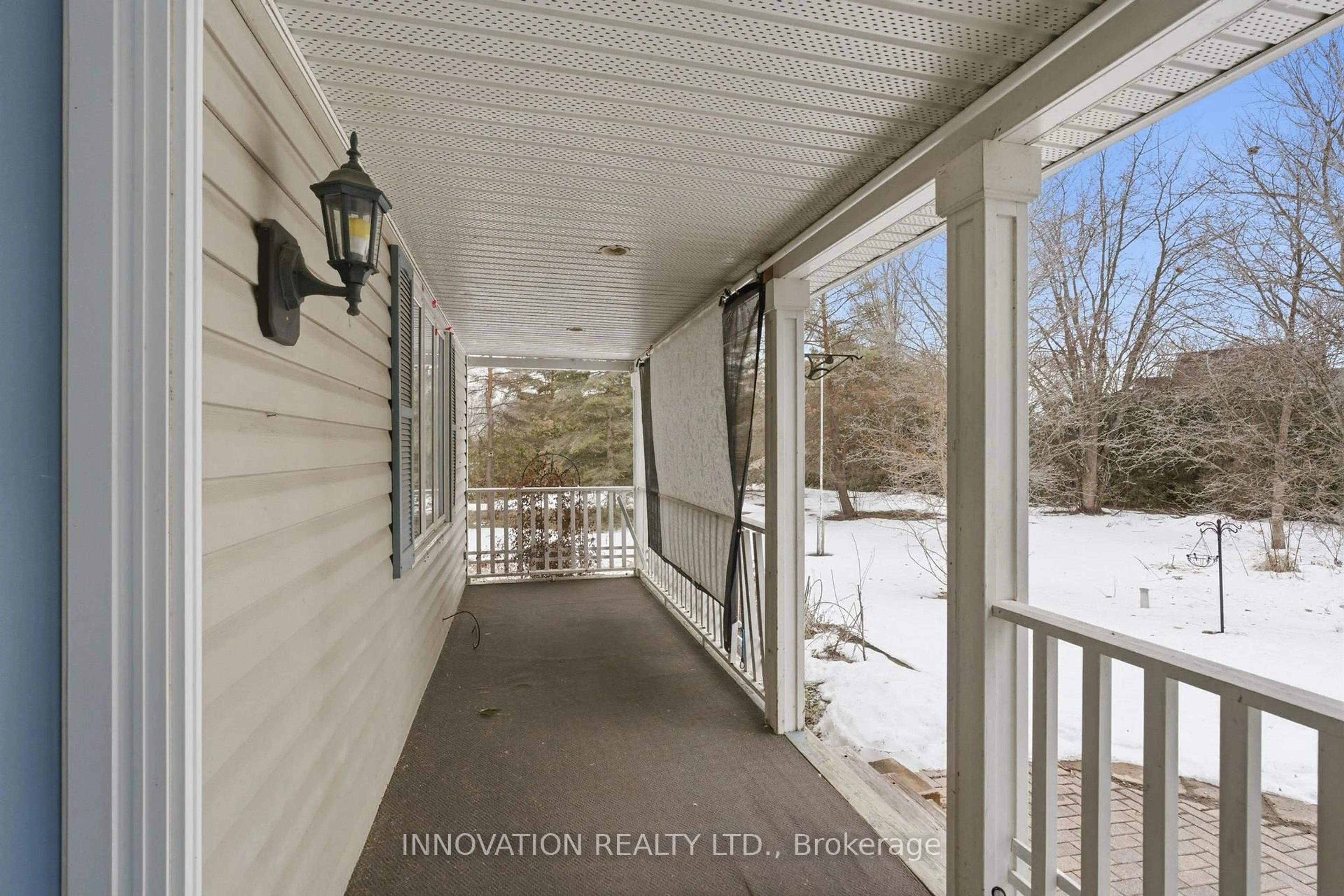 Indoor entryway for 723 Country St, Almonte Ontario K0A 1A0