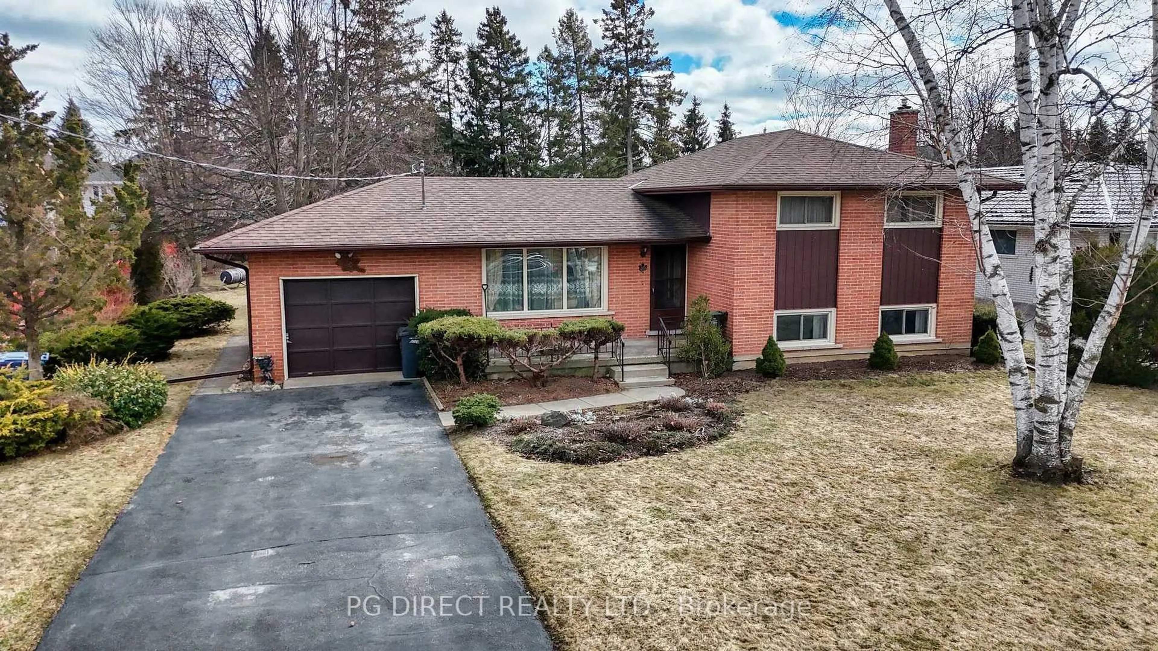 Home with brick exterior material, street for 40 Ridgeway Ave, Guelph Ontario N1L 1G8