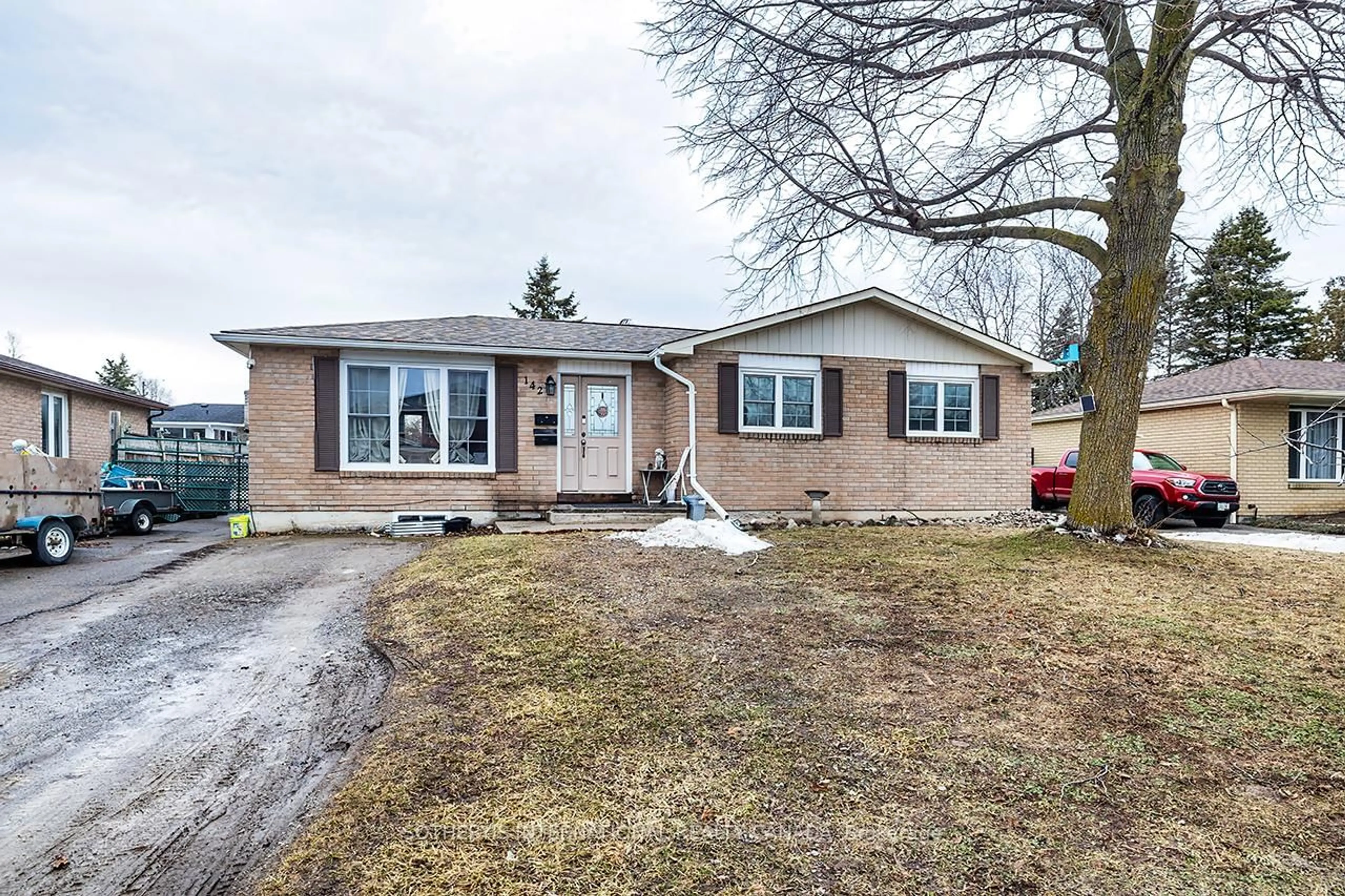 Home with brick exterior material, street for 142 Sanderling Cres, Kawartha Lakes Ontario K9V 5L2
