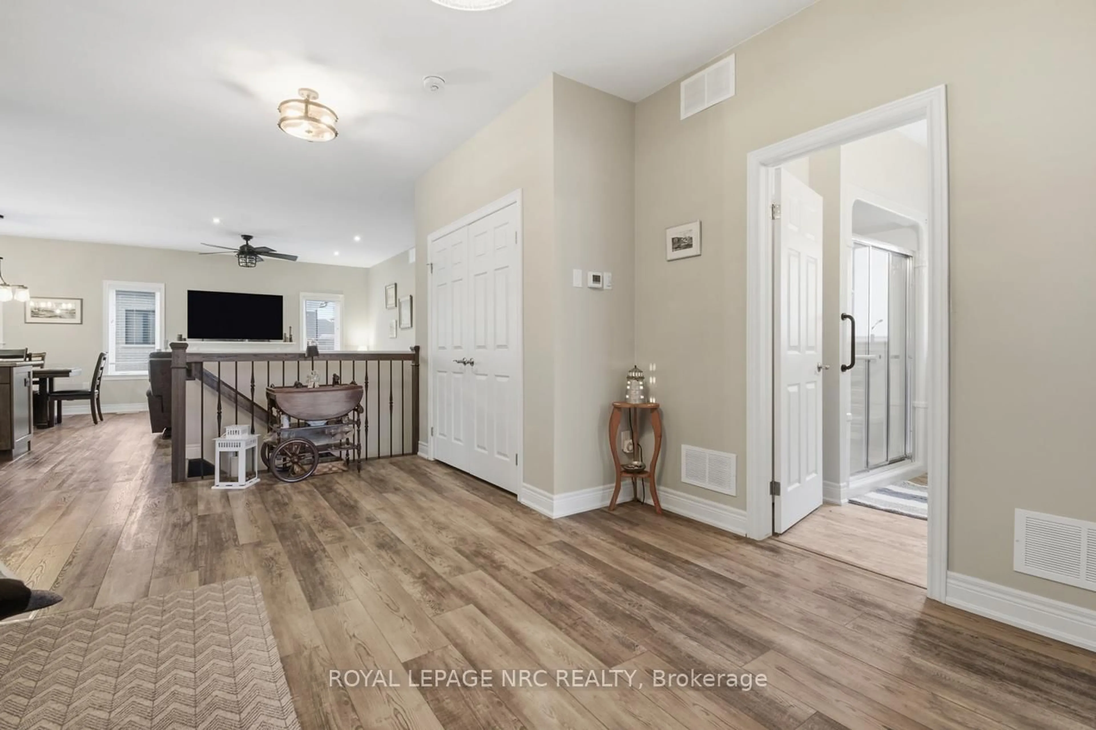 Indoor entryway for 67 Hickory Crt, Port Colborne Ontario L3K 0B2