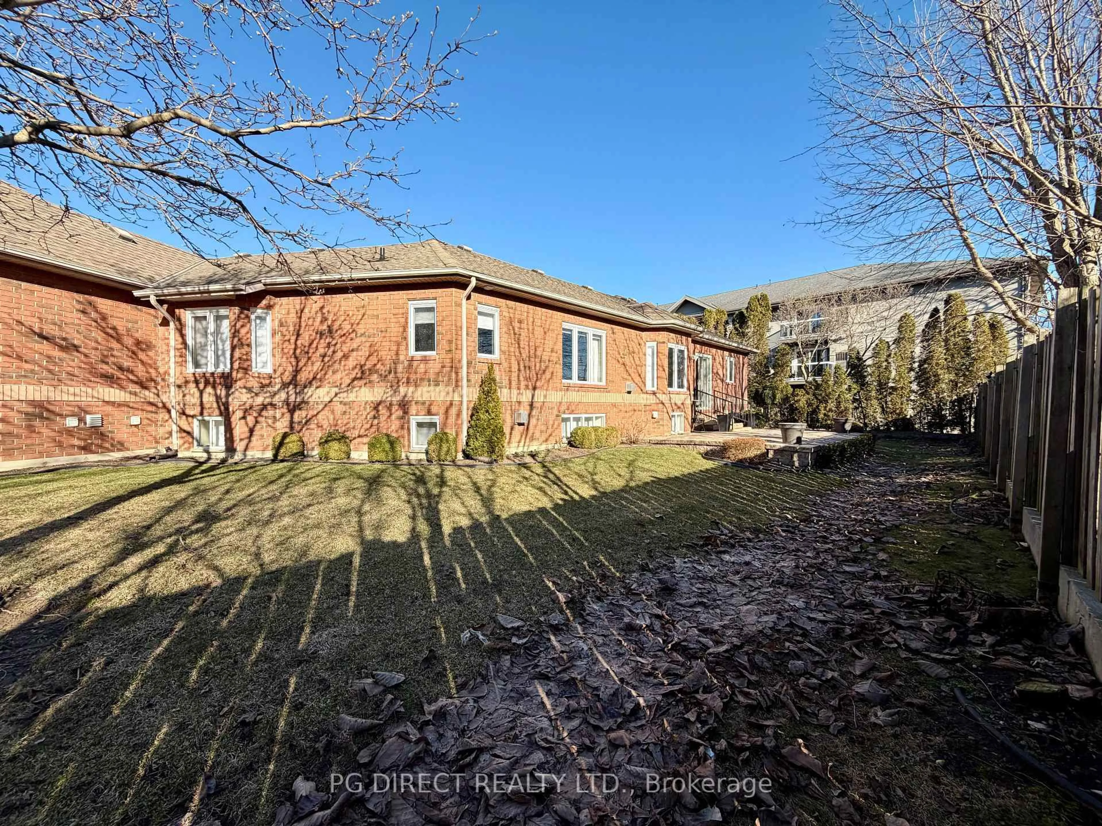 A pic from outside/outdoor area/front of a property/back of a property/a pic from drone, building for 32 Robson Rd #1, Leamington Ontario N8H 2M9