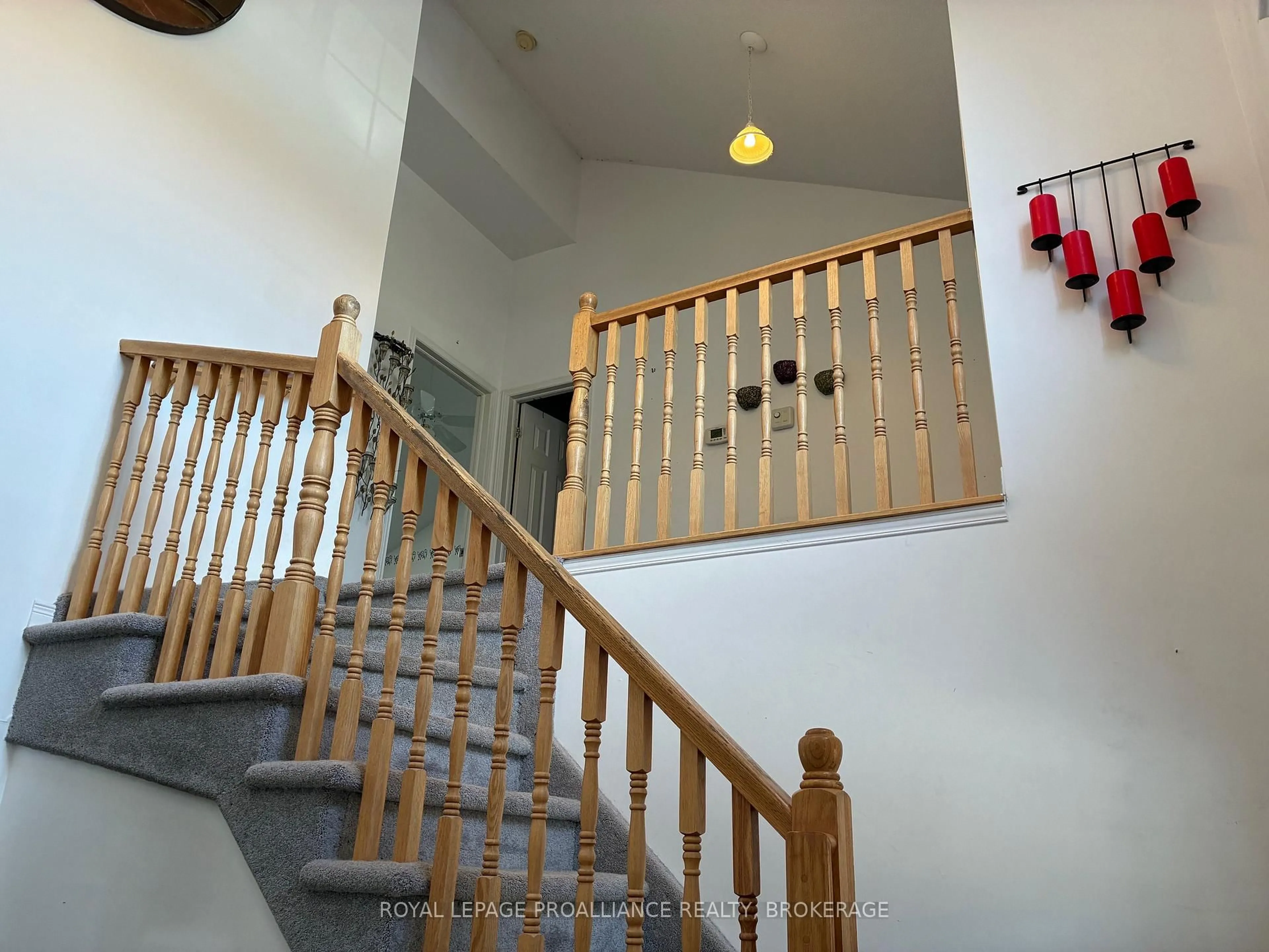 Stairs for 1059 Springfield Dr, Kingston Ontario K7M 8V6