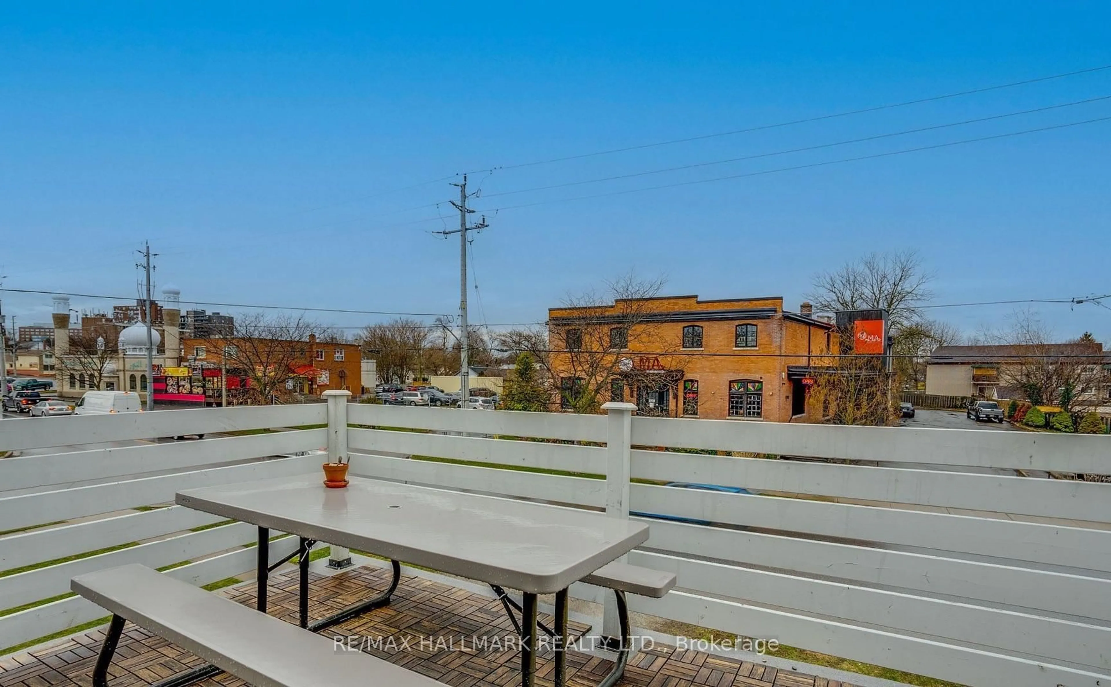 Unknown for 128 Geneva St, St. Catharines Ontario L2R 4N6