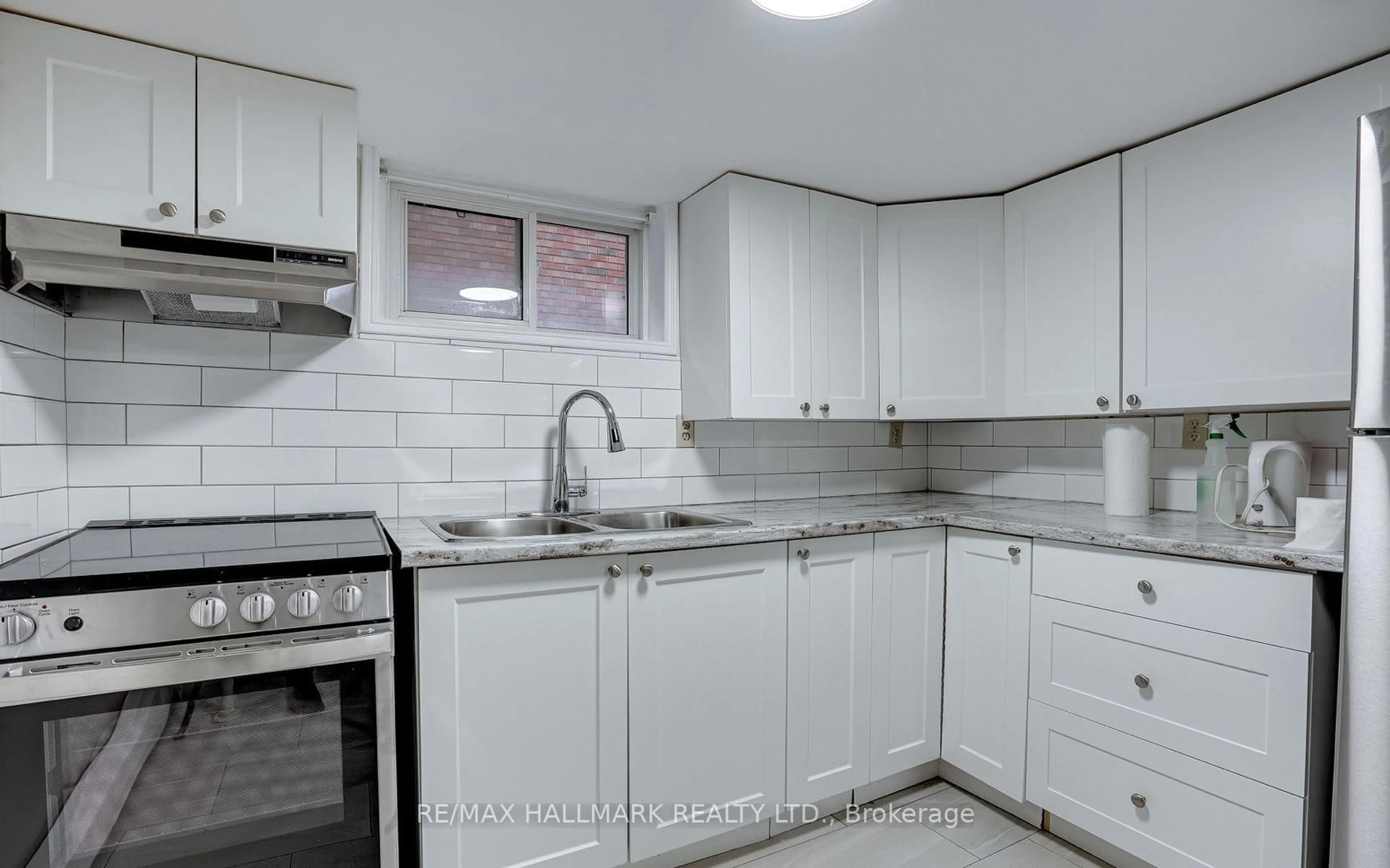 Unknown for 128 Geneva St, St. Catharines Ontario L2R 4N6