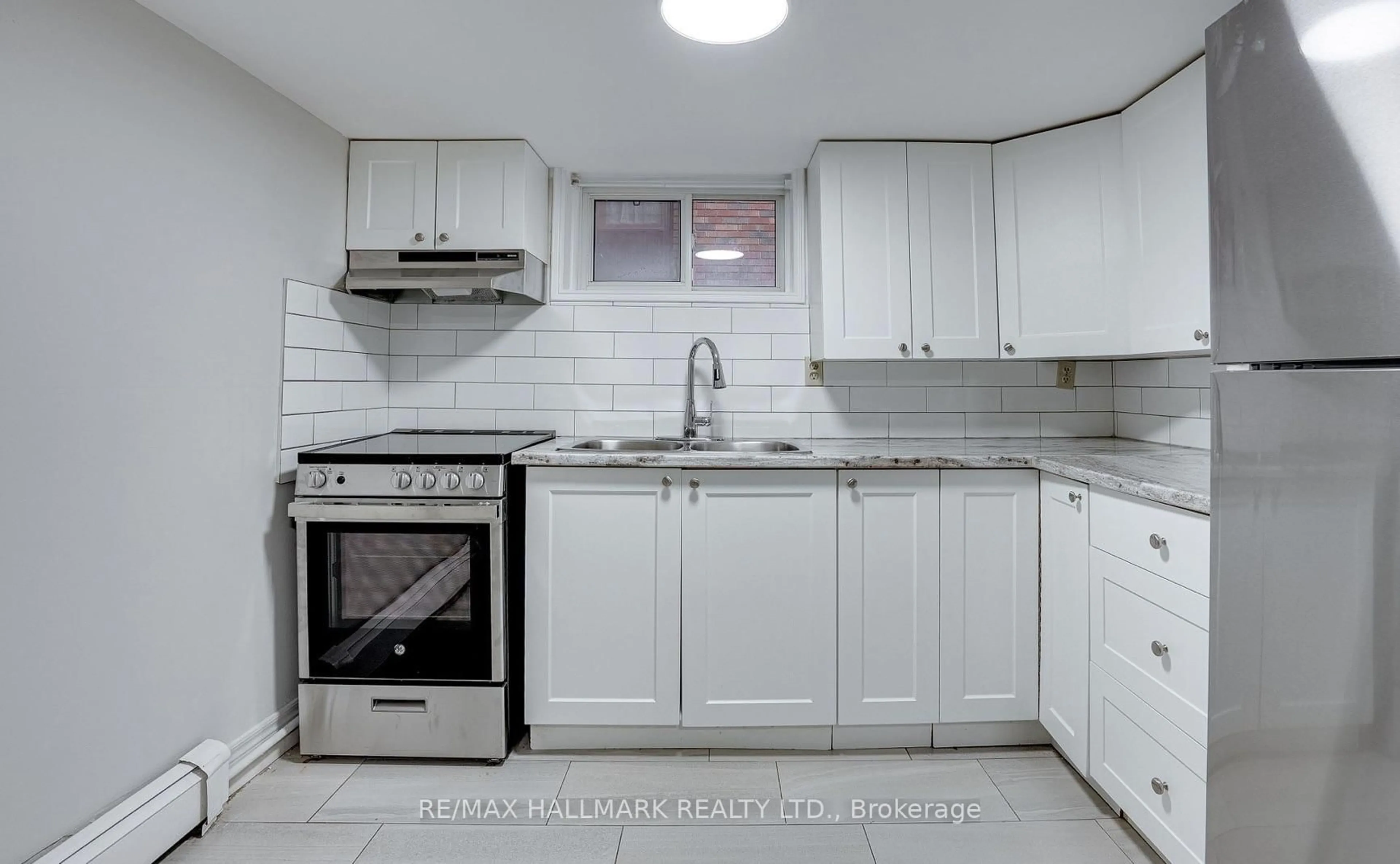 Unknown for 128 Geneva St, St. Catharines Ontario L2R 4N6