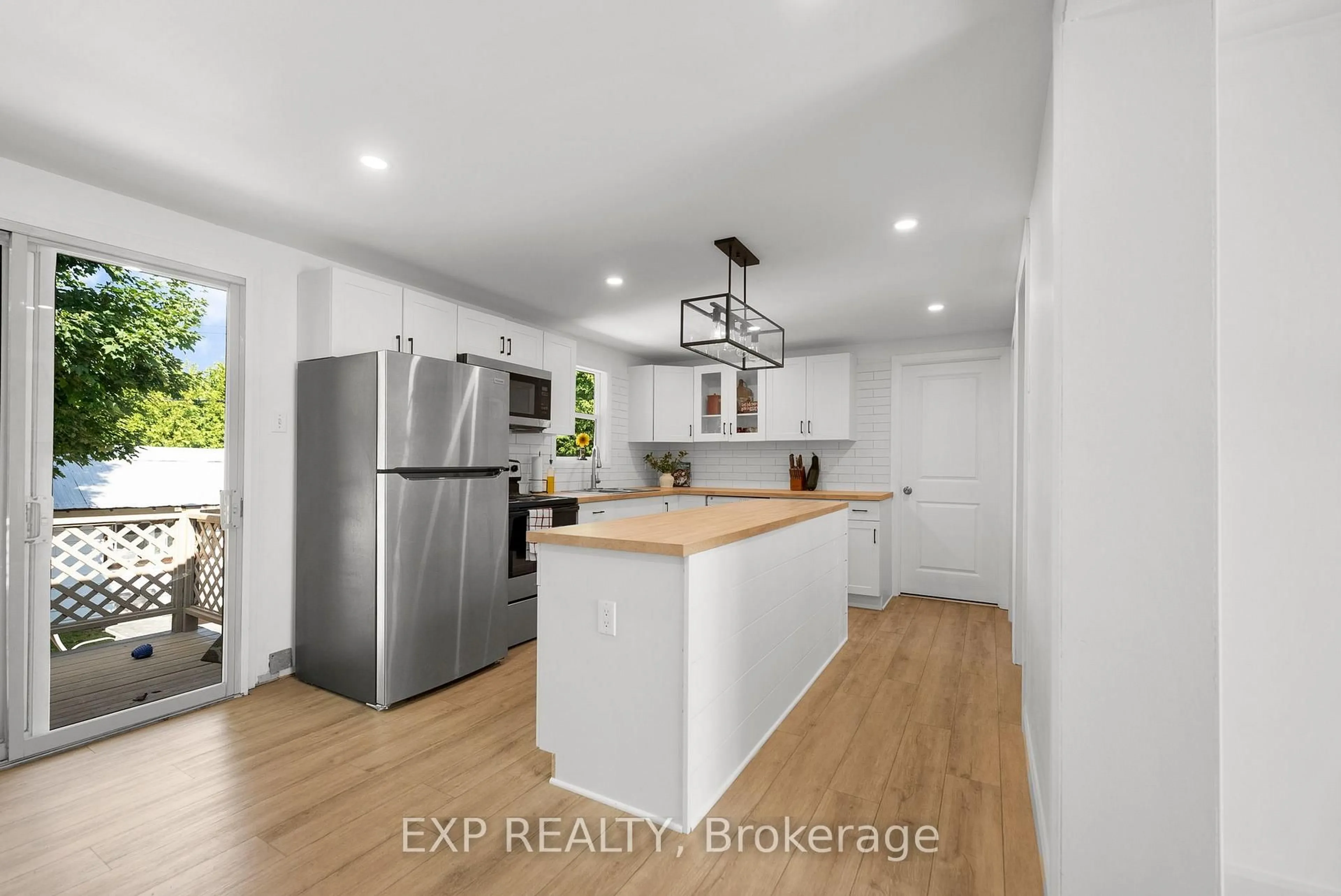 Open concept kitchen, unknown for 146 Barnet Blvd, Renfrew Ontario K7V 4C7