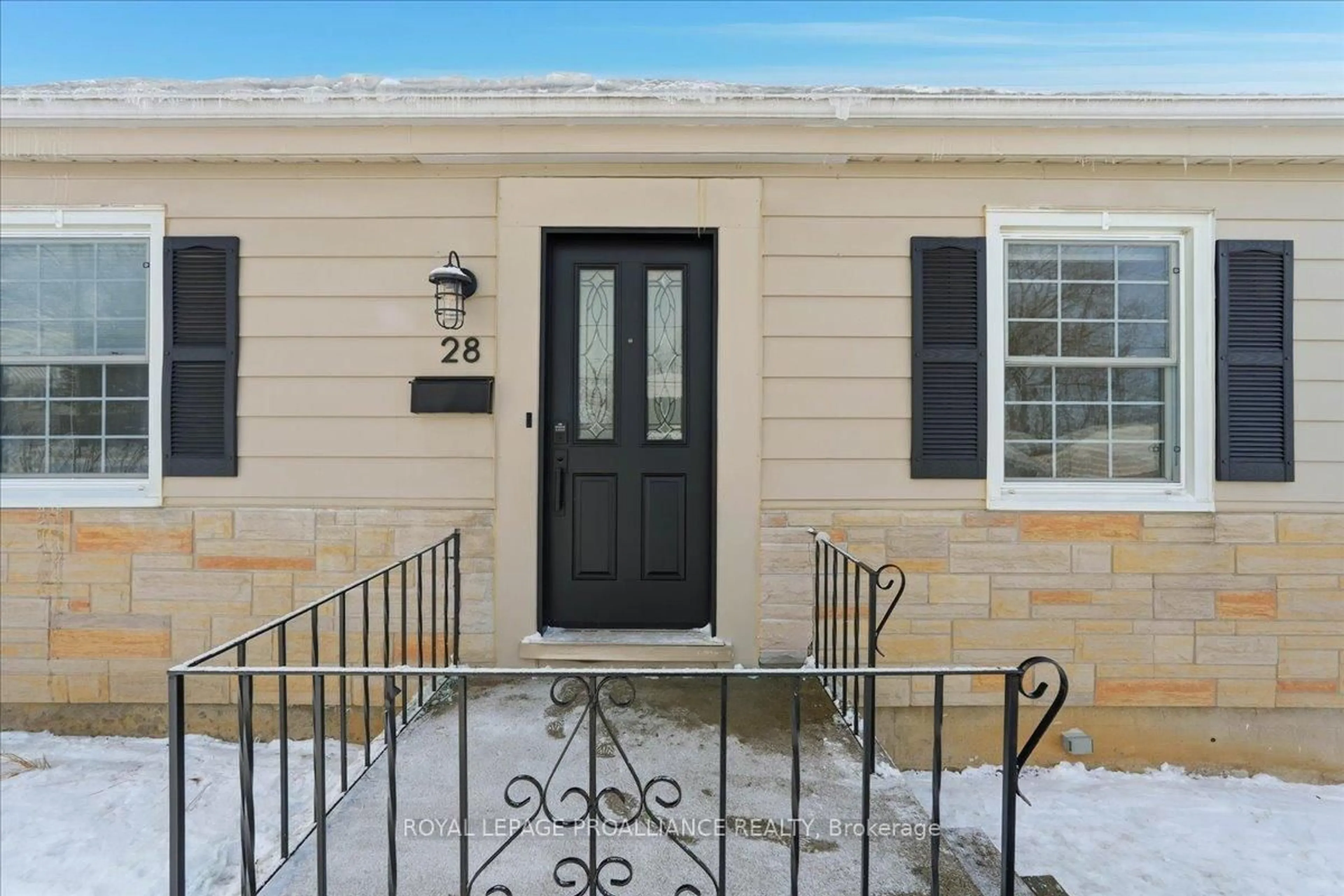 Unknown for 28 Fairway Ave, Belleville Ontario K8N 4B3