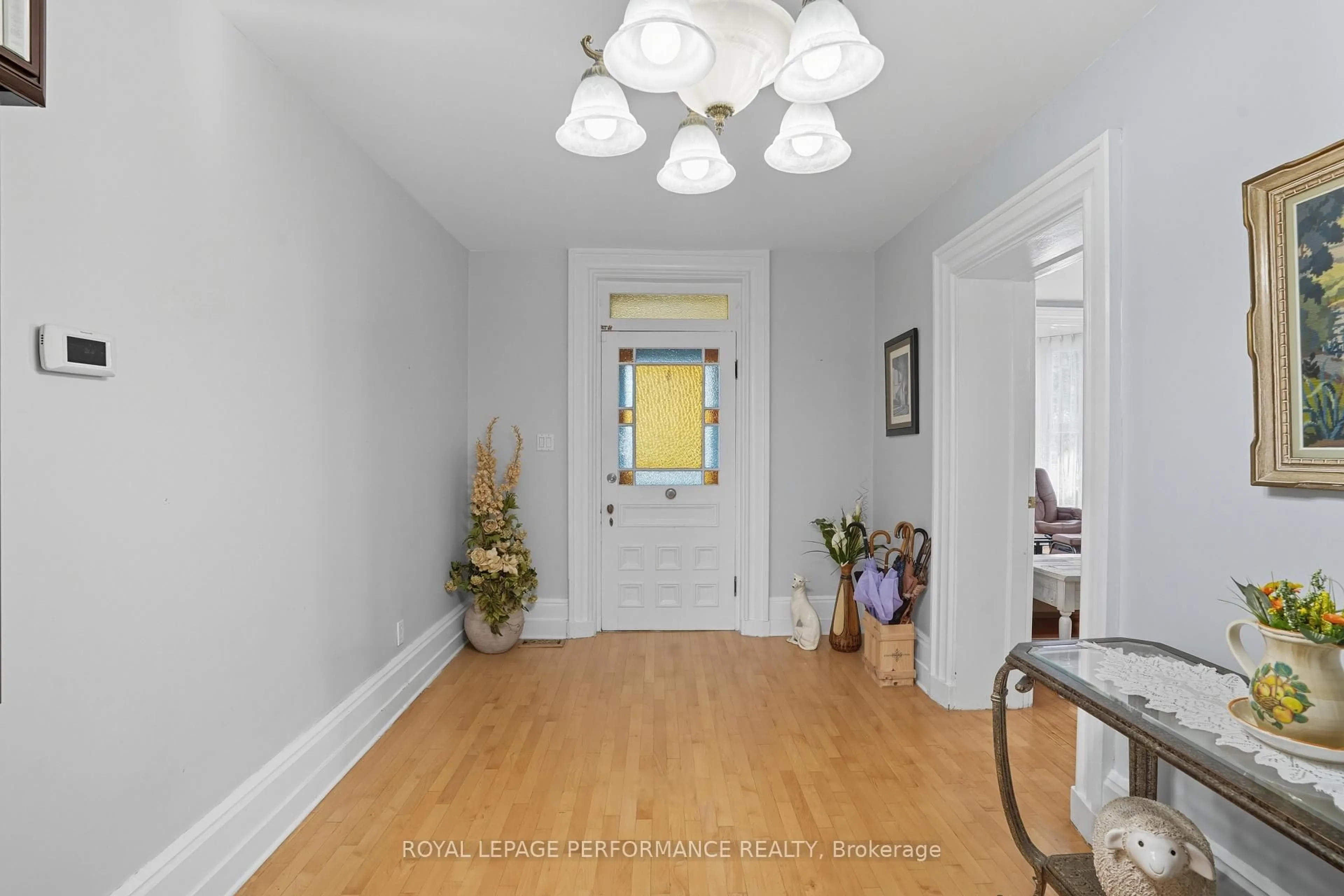 Indoor entryway for 8 John St, Champlain Ontario K0B 1K0