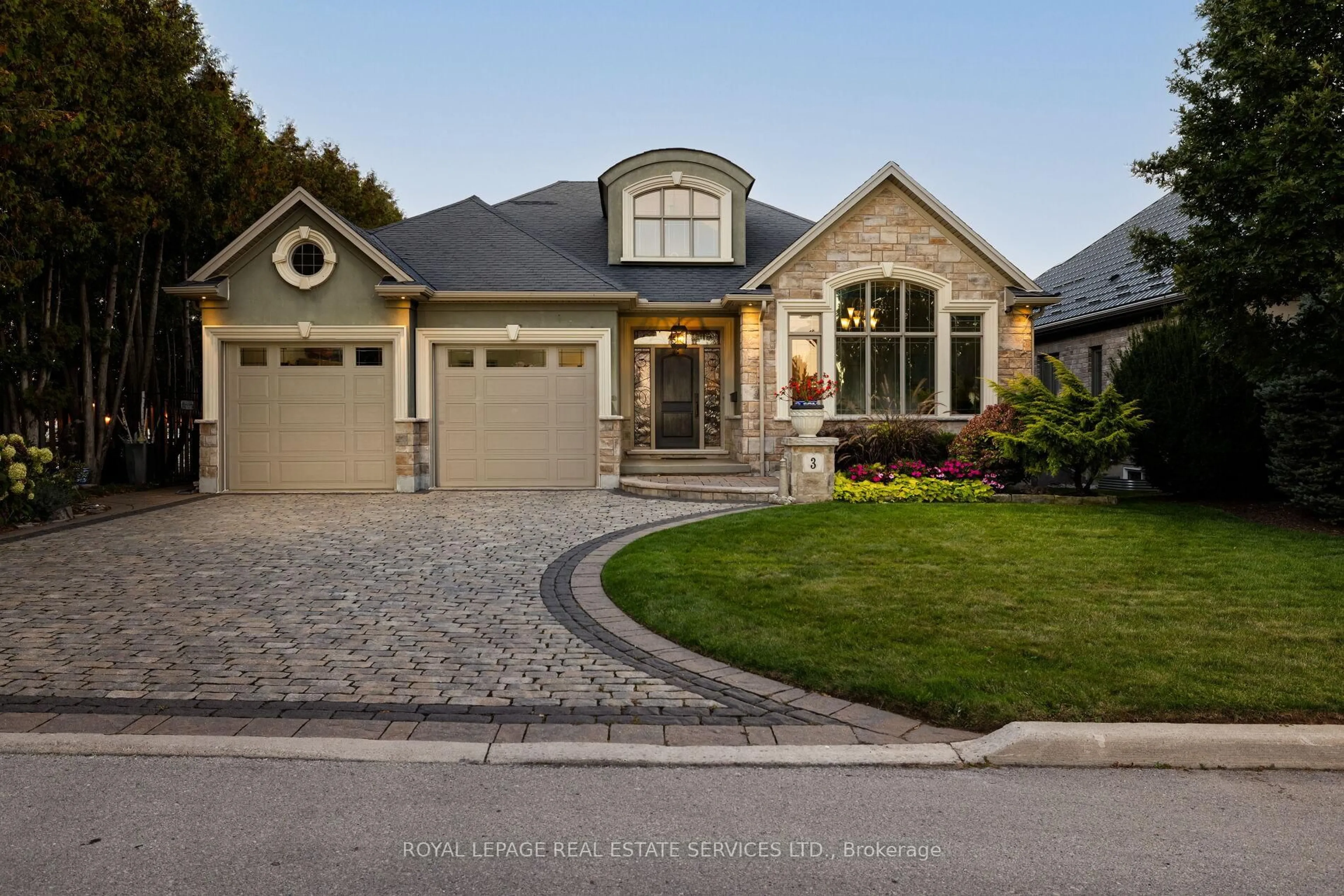 Unknown for 61 Lake St #3, Grimsby Ontario L3M 2G6