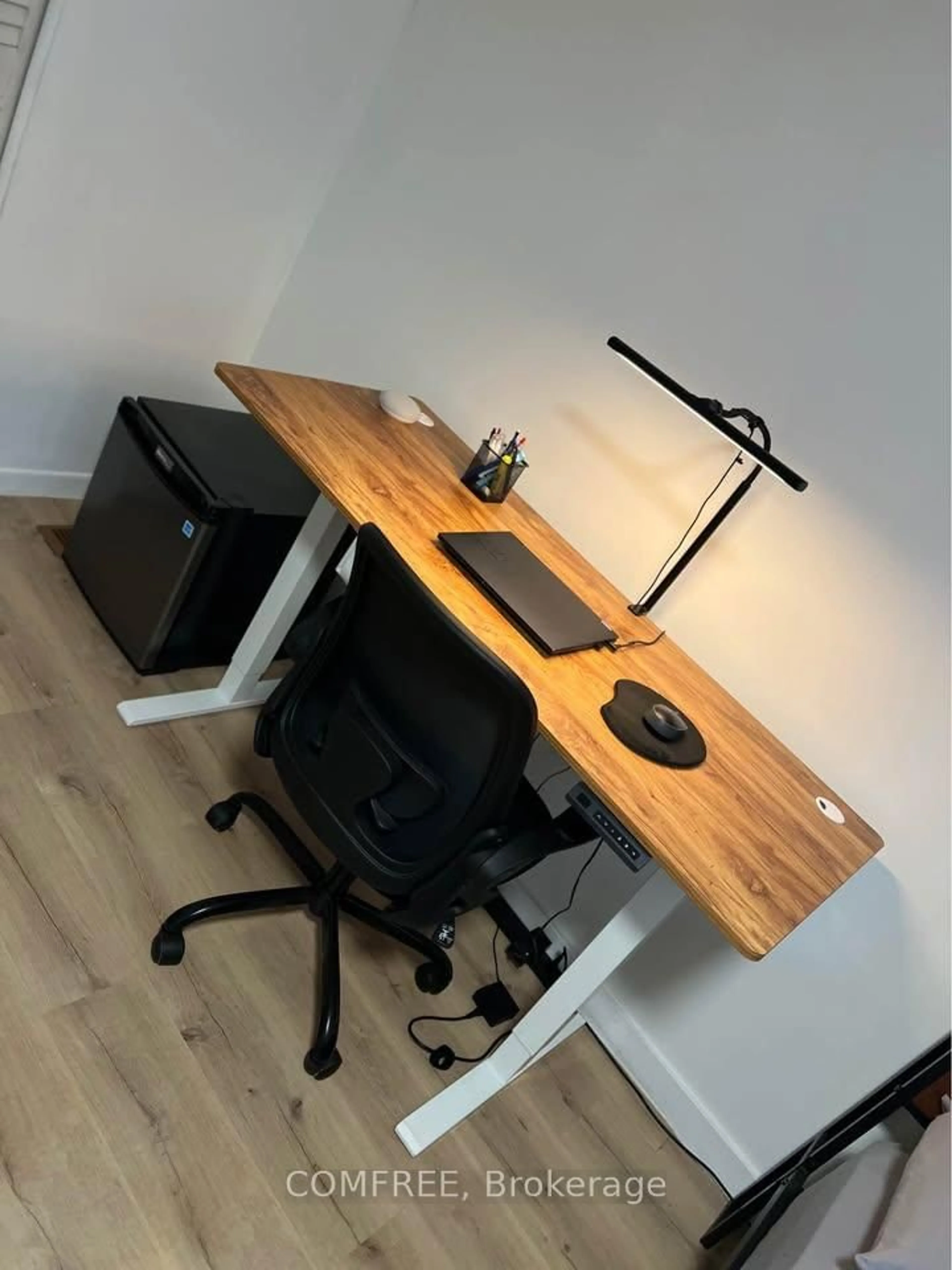 Unknown for 235 Belford Cres, Ottawa Ontario K1Z 7A9