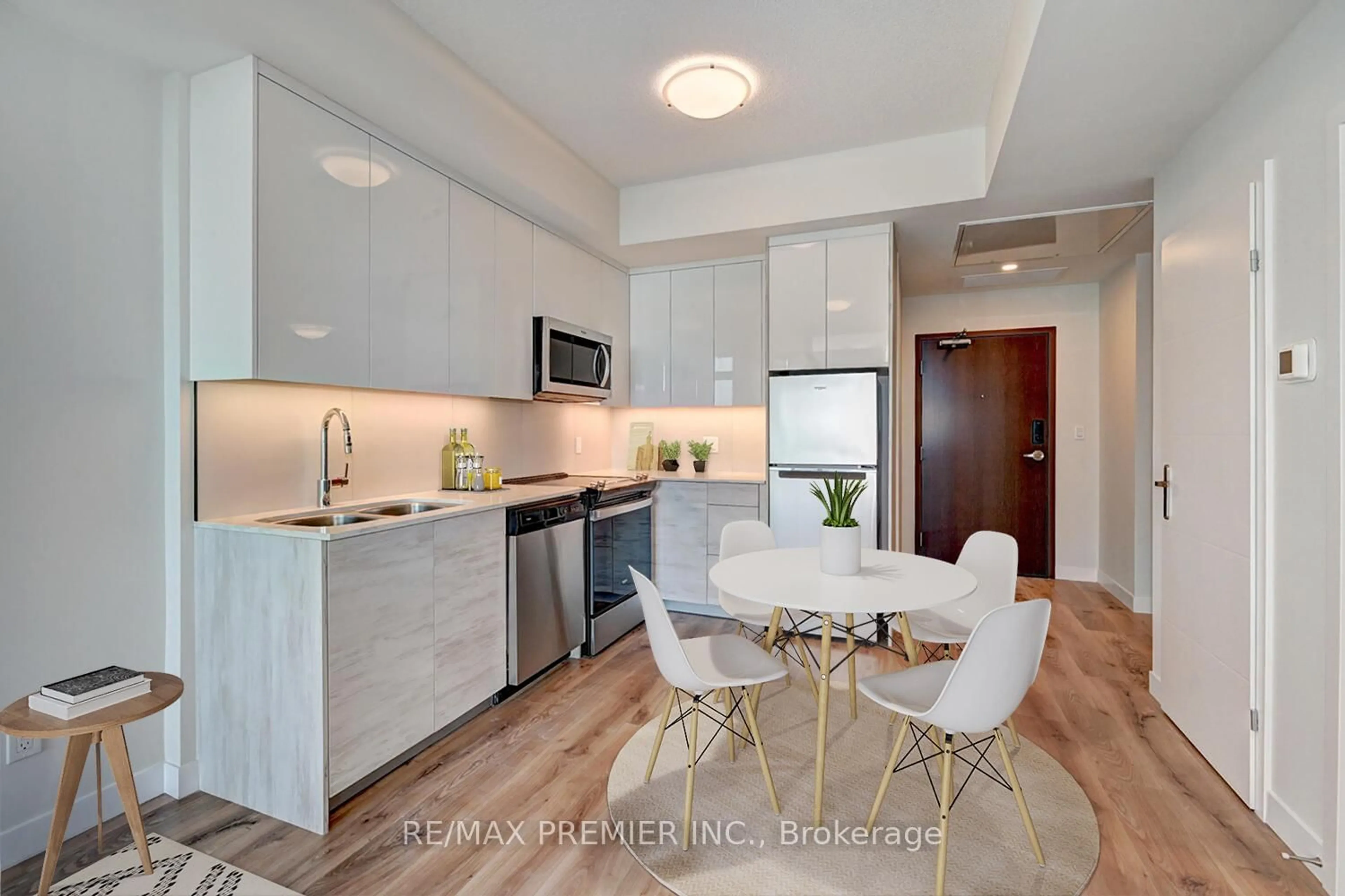 Open concept kitchen, unknown for 60 Frederick St #813, Kitchener Ontario N2H 0C7