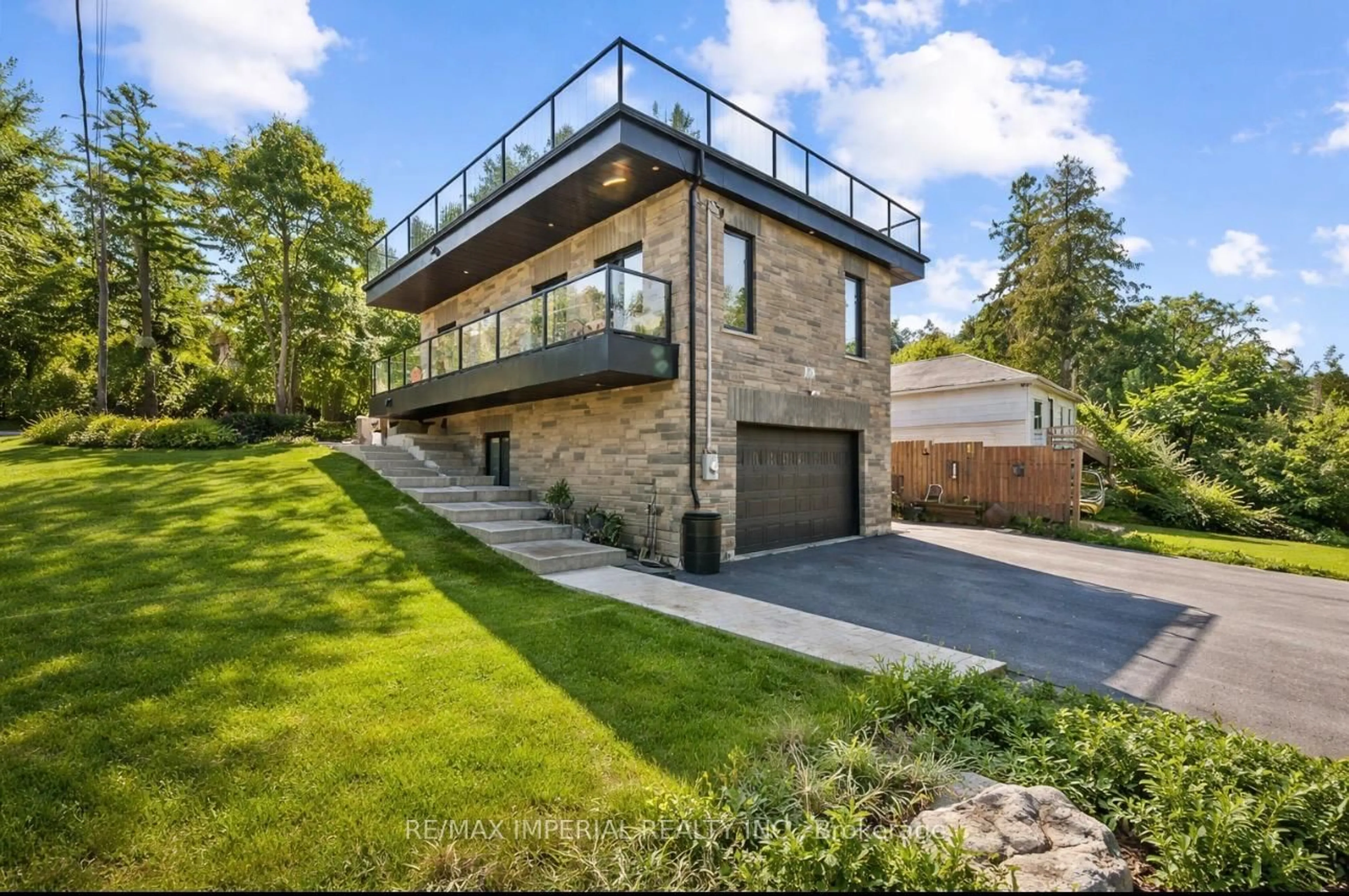 Home with brick exterior material, unknown for 31 Silver Birch St, Kawartha Lakes Ontario K0M 1L0