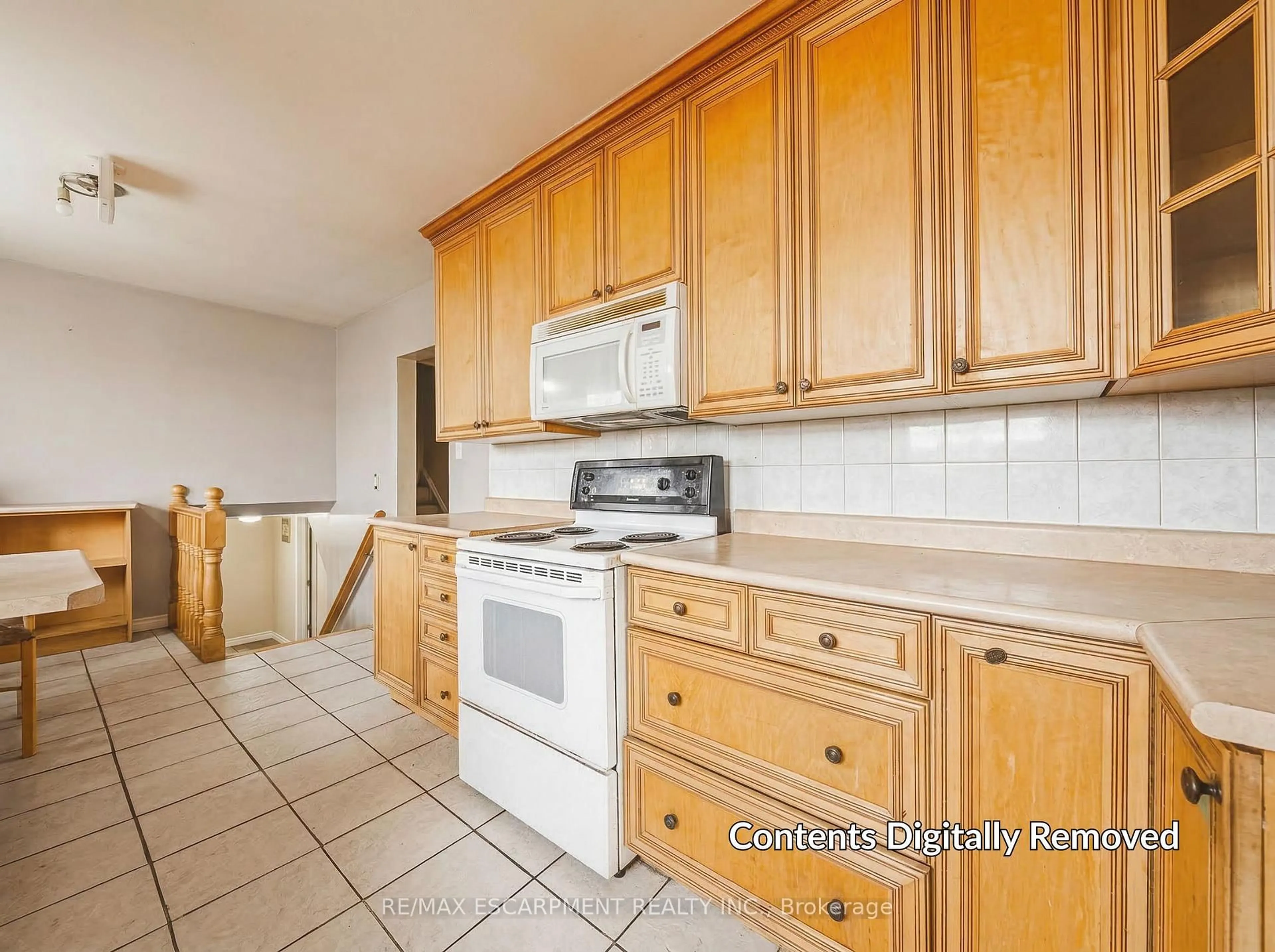 Standard kitchen, ceramic/tile floor for 71 Hoover Cres, Hamilton Ontario L9A 3H2