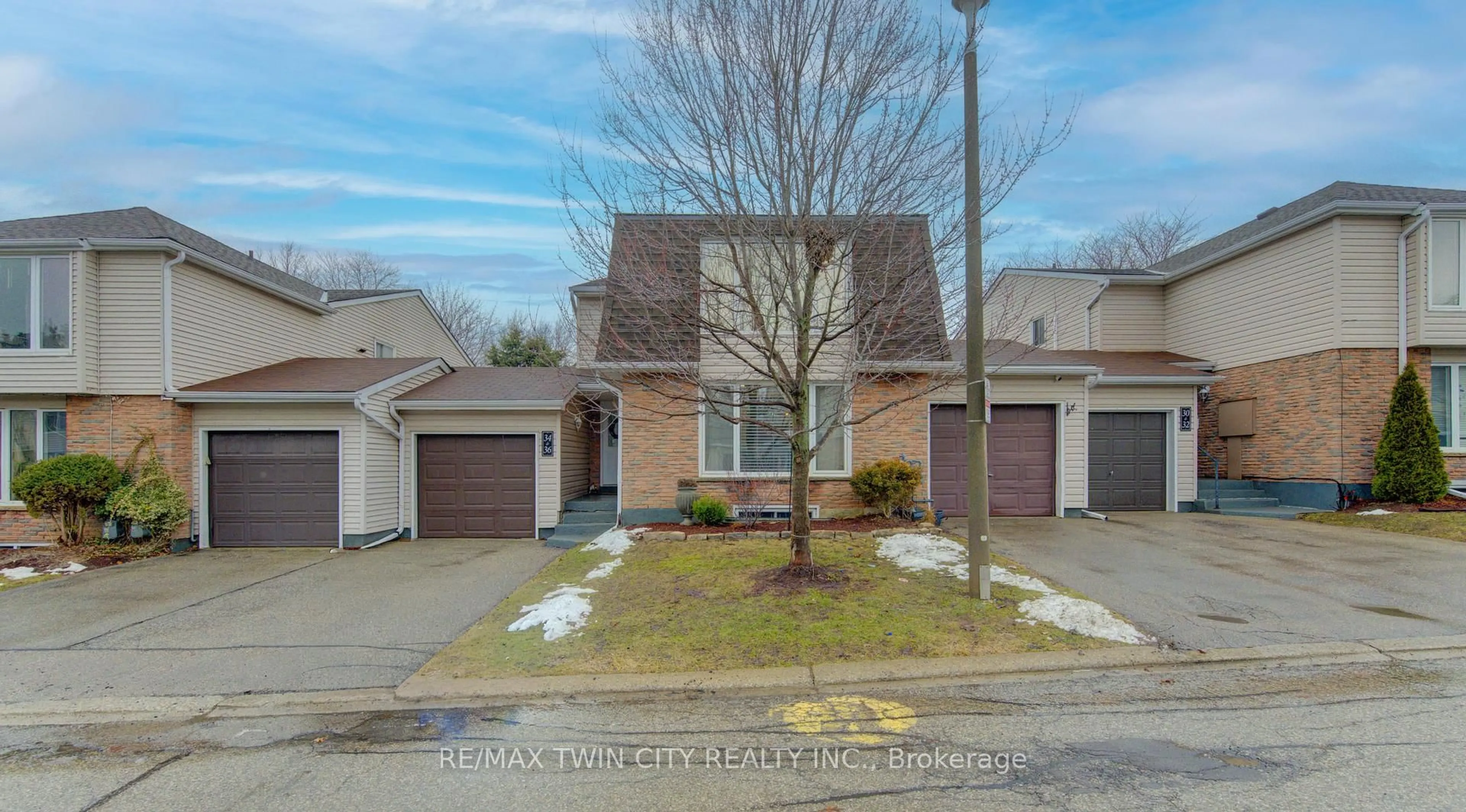 A pic from outside/outdoor area/front of a property/back of a property/a pic from drone, street for 175 Elm Ridge Dr #36, Kitchener Ontario N2N 1L7