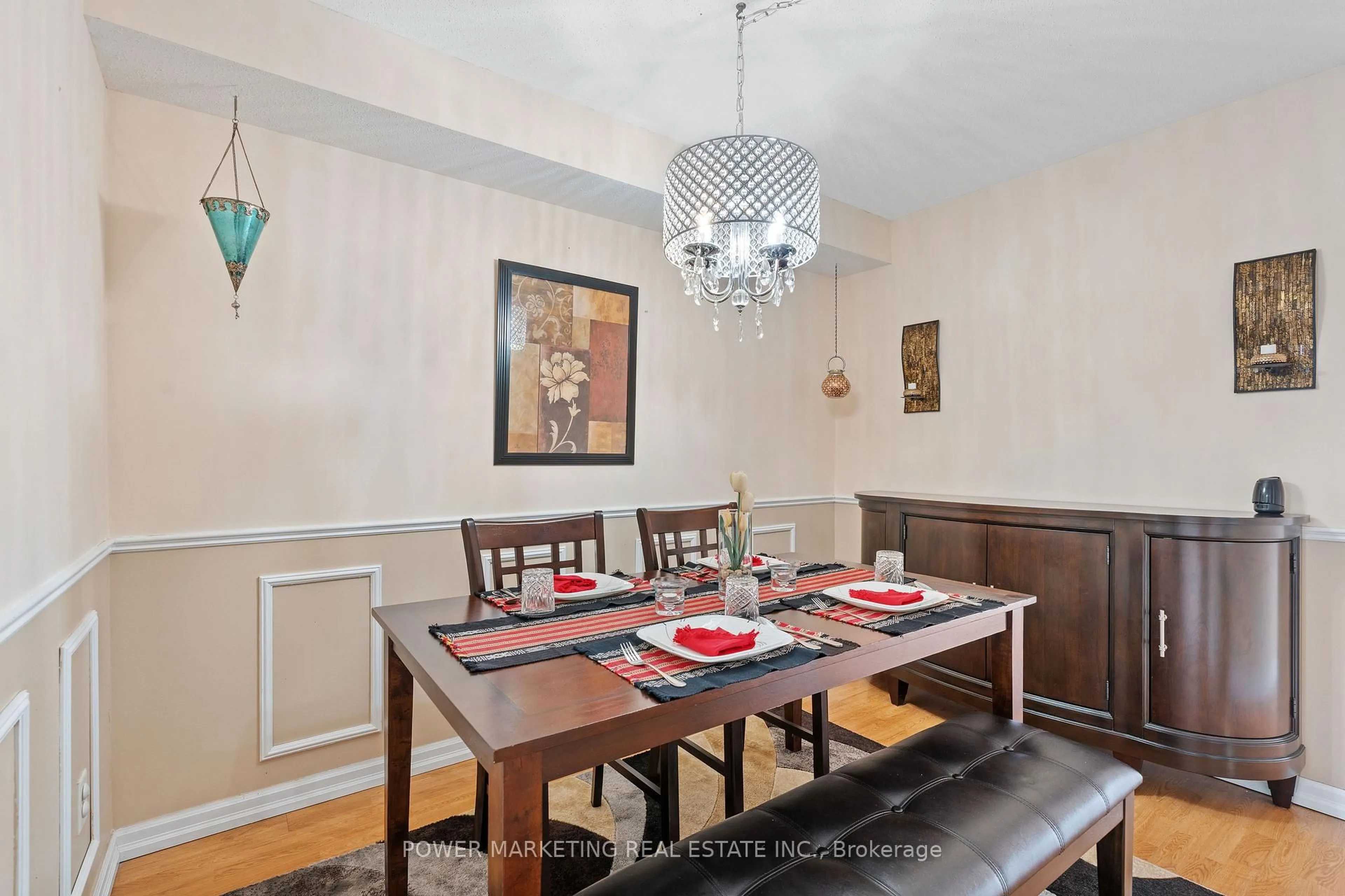Dining room, wood/laminate floor for 1096 BALLANTYNE Dr, Ottawa Ontario K4A 4C6