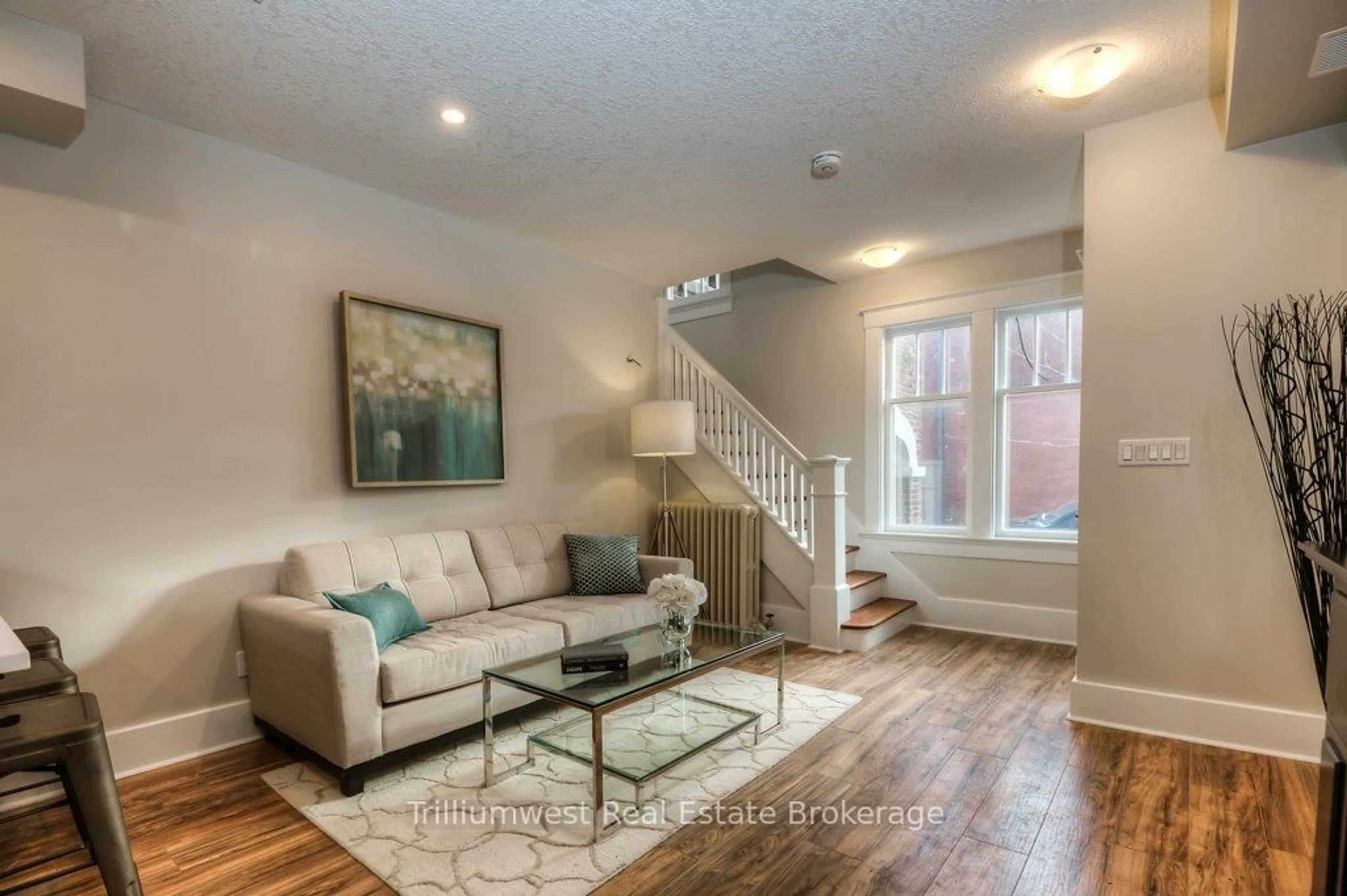 Living room with furniture, unknown for 54 Park St, Kitchener Ontario N2G 1M3