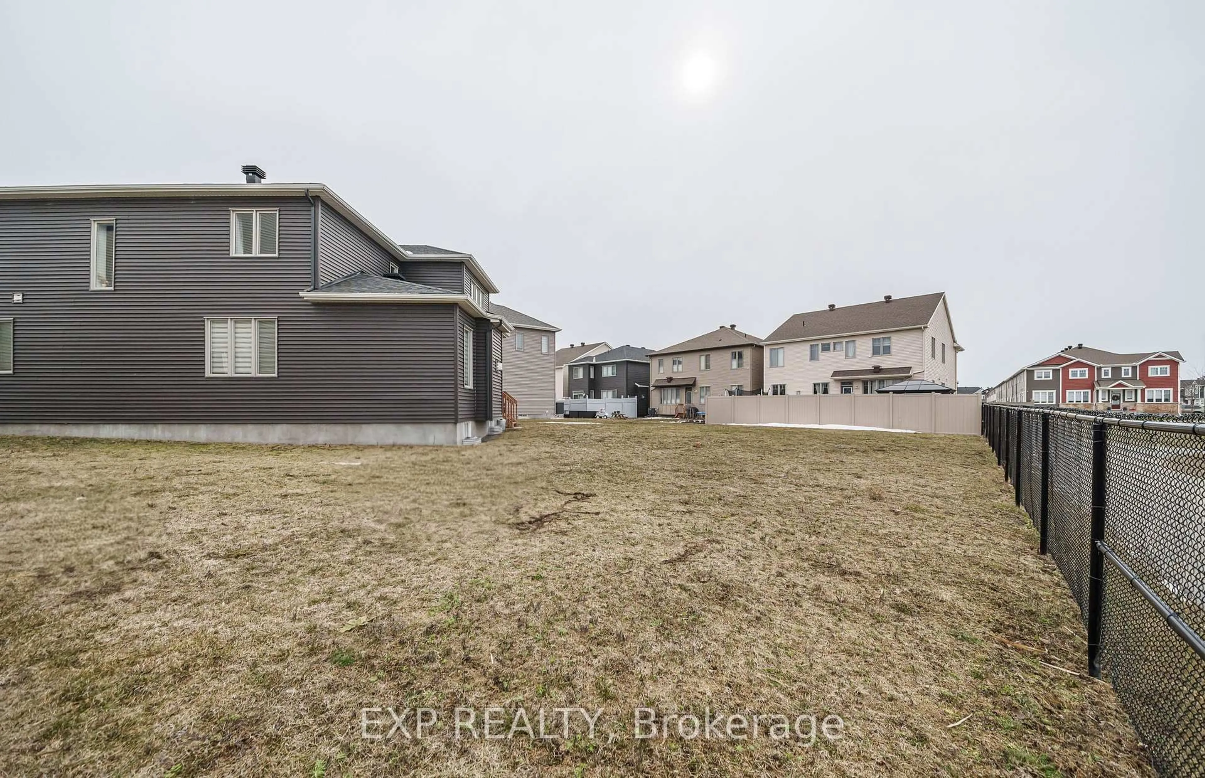 A pic from outside/outdoor area/front of a property/back of a property/a pic from drone, unknown for 527 Alcor Terr, Ottawa Ontario K2J 6N6