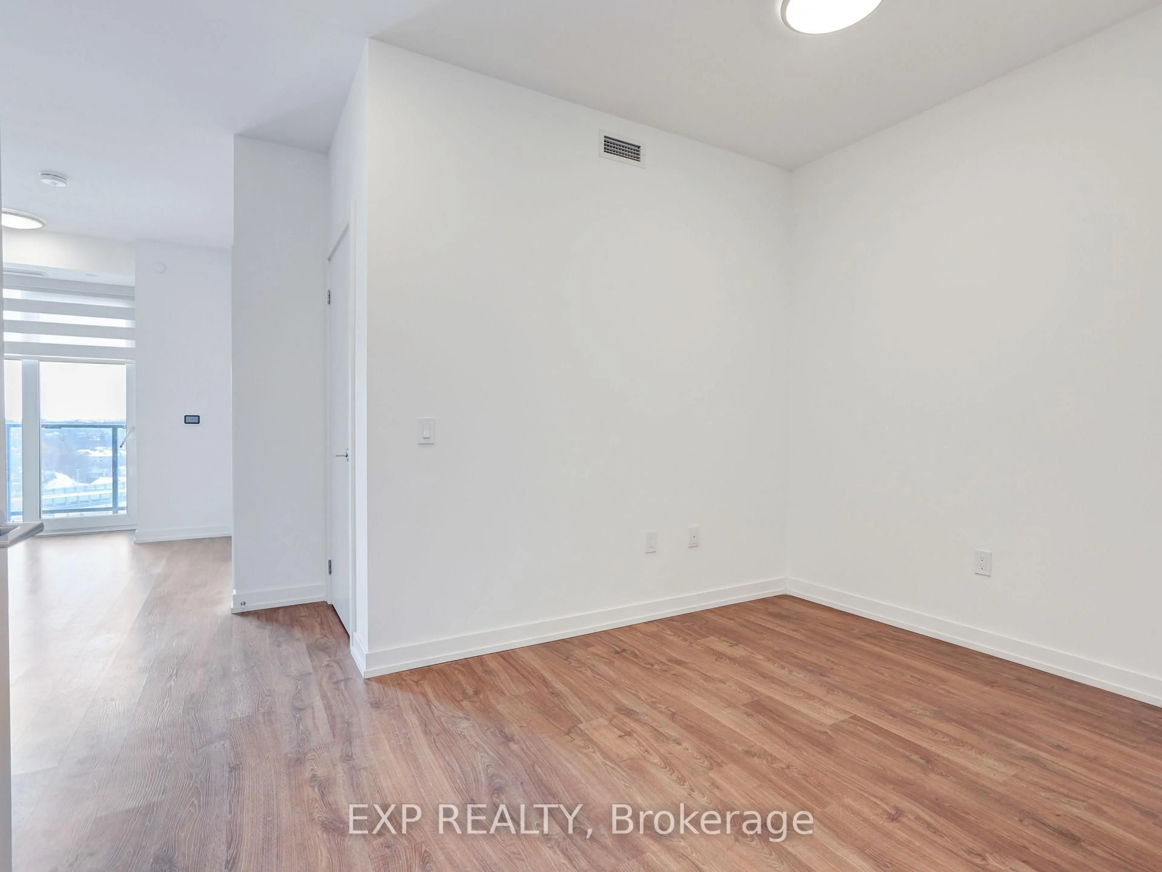 A pic of a room for 15 Wellington St #708, Kitchener Ontario N2G 0E4