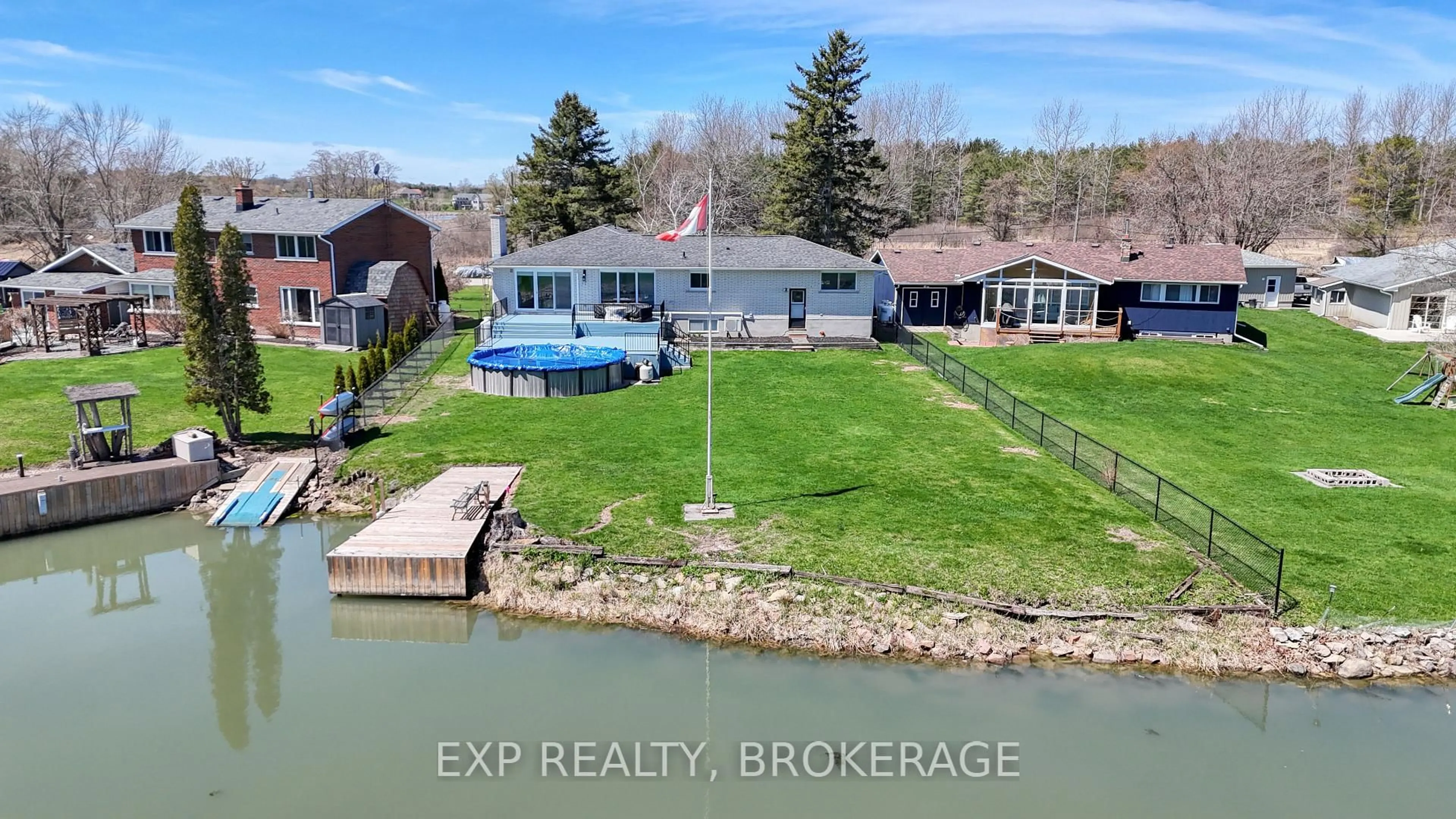 A pic from outside/outdoor area/front of a property/back of a property/a pic from drone, water/lake/river/ocean view for 72 WILLOWBANK Rd, Front of Leeds & Seeleys Bay Ontario K7G 2V5