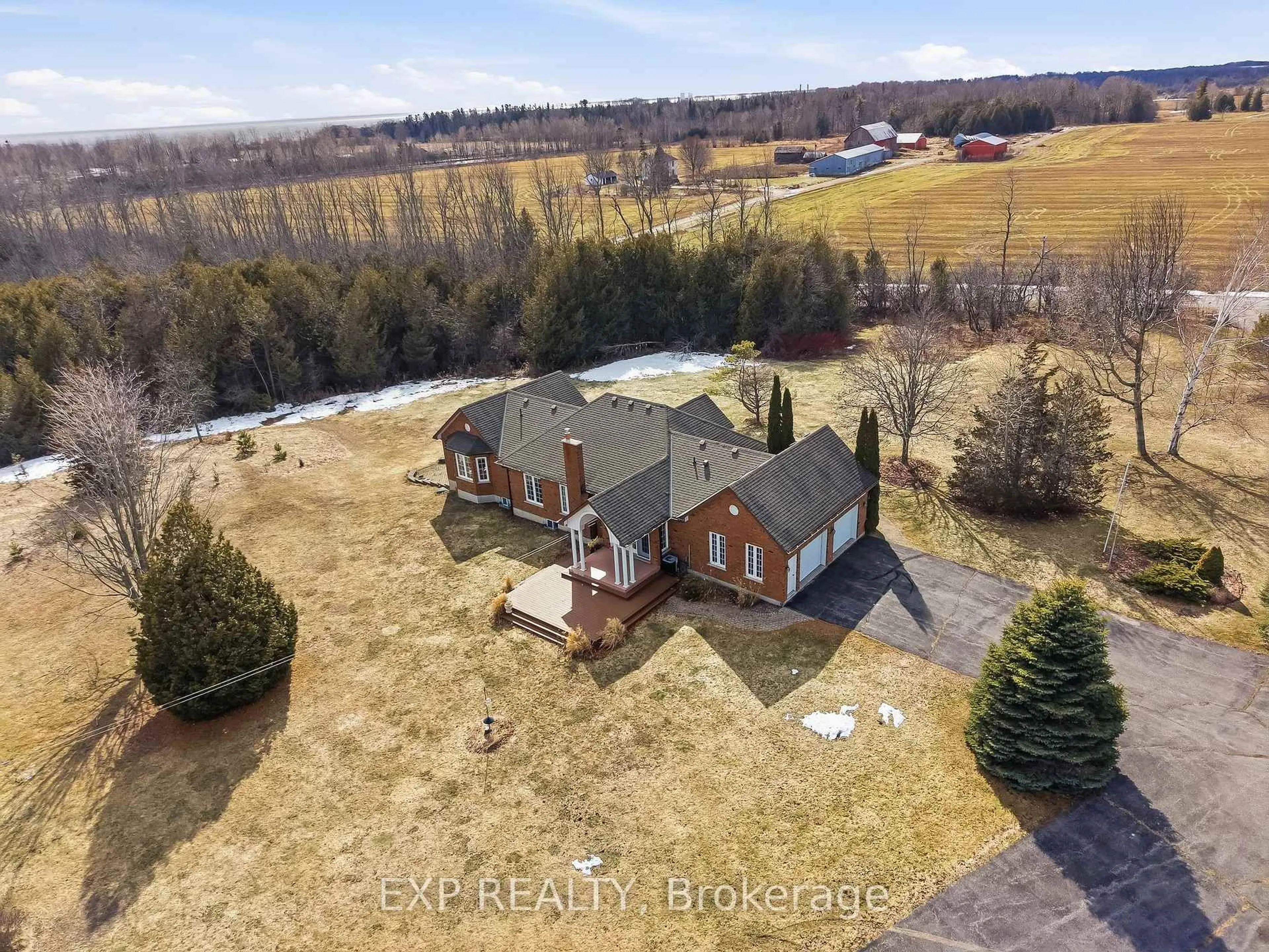 A pic from outside/outdoor area/front of a property/back of a property/a pic from drone, unknown for 1497 Pentecostal Rd, Hamilton Township Ontario K9A 4J8
