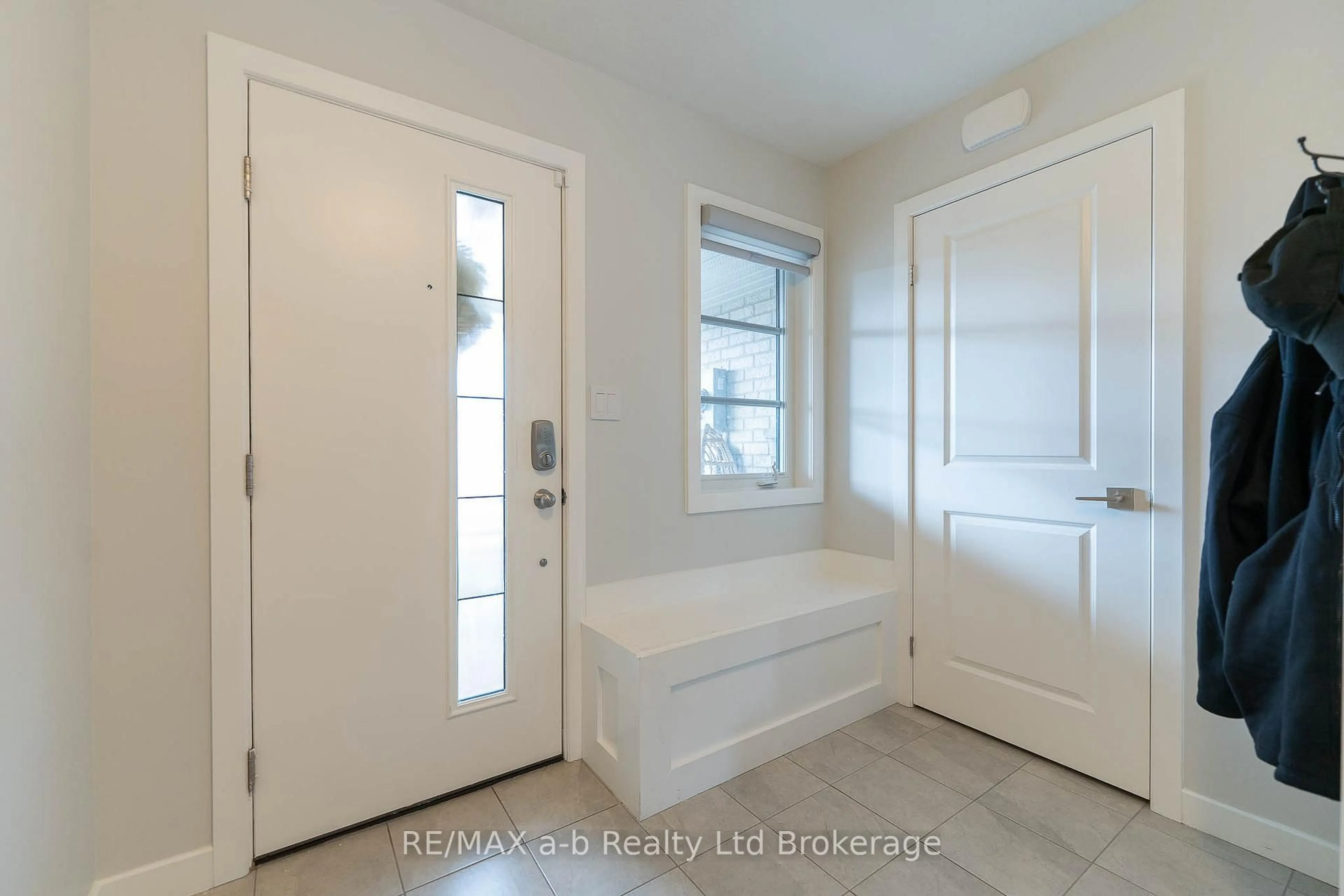 Indoor entryway for 109 Denrich Ave, Tillsonburg Ontario N4G 0H1