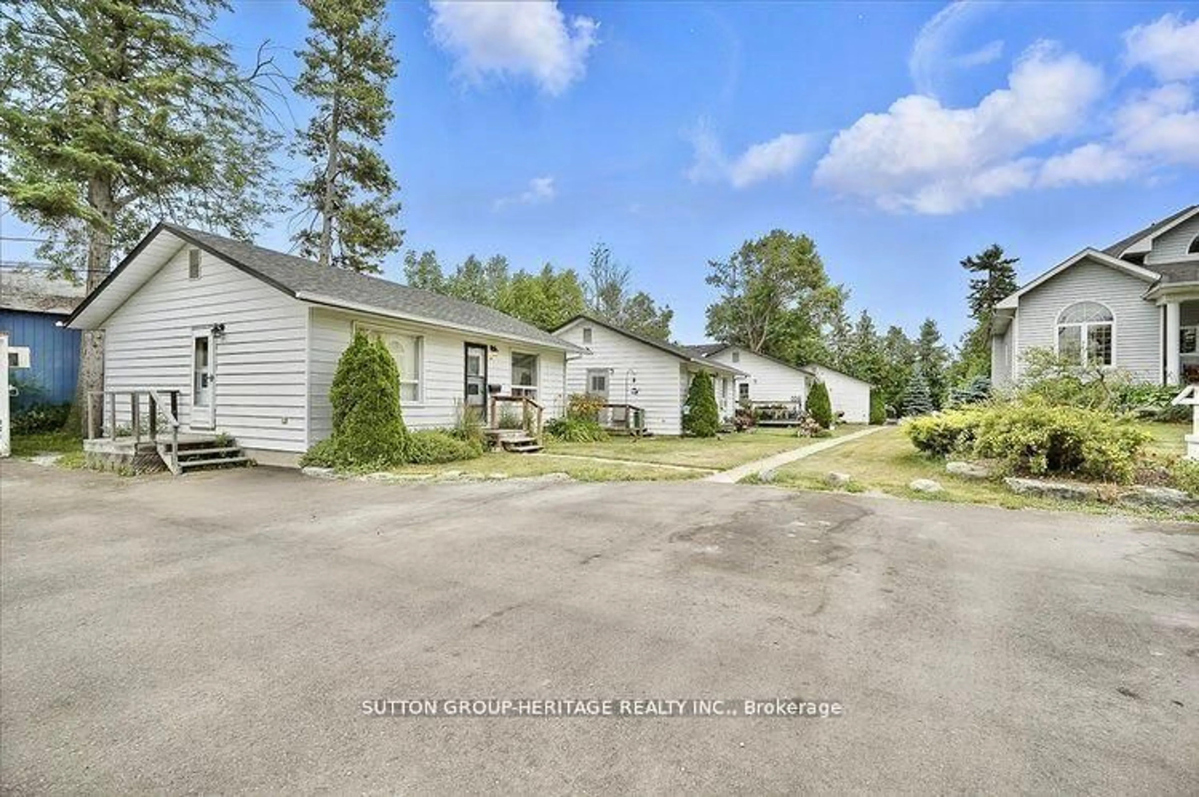 A pic from outside/outdoor area/front of a property/back of a property/a pic from drone, street for 400 Front St, Kawartha Lakes Ontario K0M 1A0