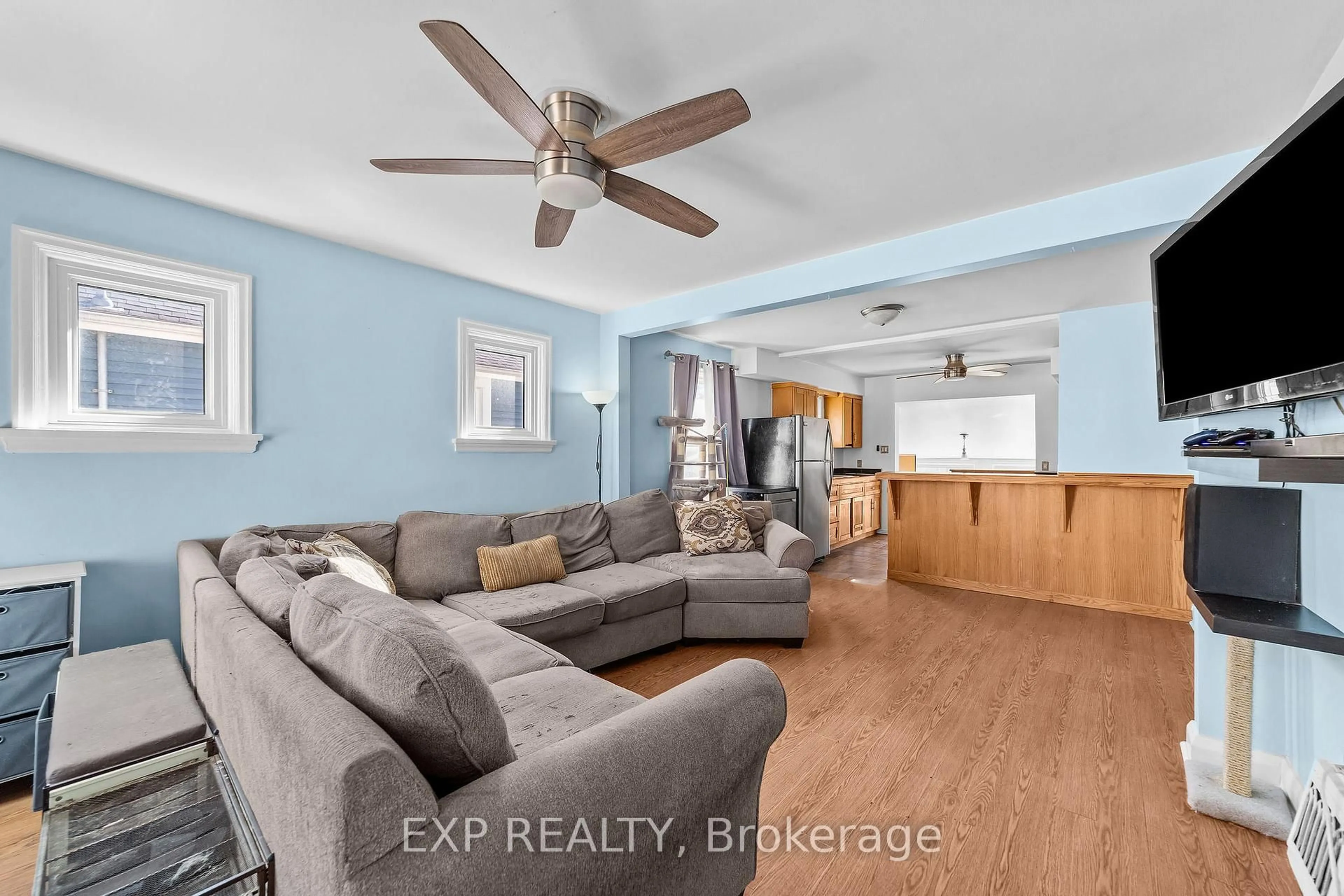 Living room with furniture, unknown for 65 Jacqueline St, London South Ontario N5Z 3P8