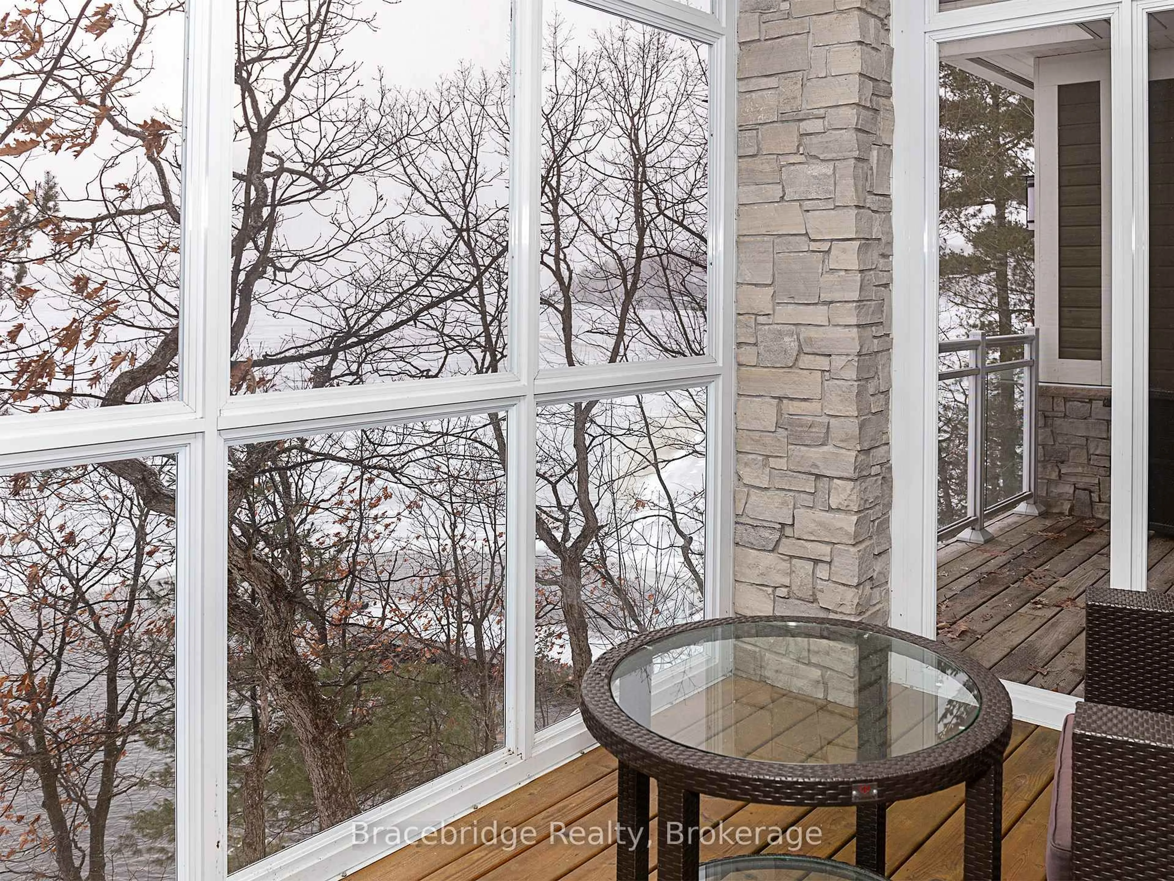 Indoor foyer for 1869 Muskoka Rd 118 Highway #B102-A1, Muskoka Lakes Ontario P1L 1W8