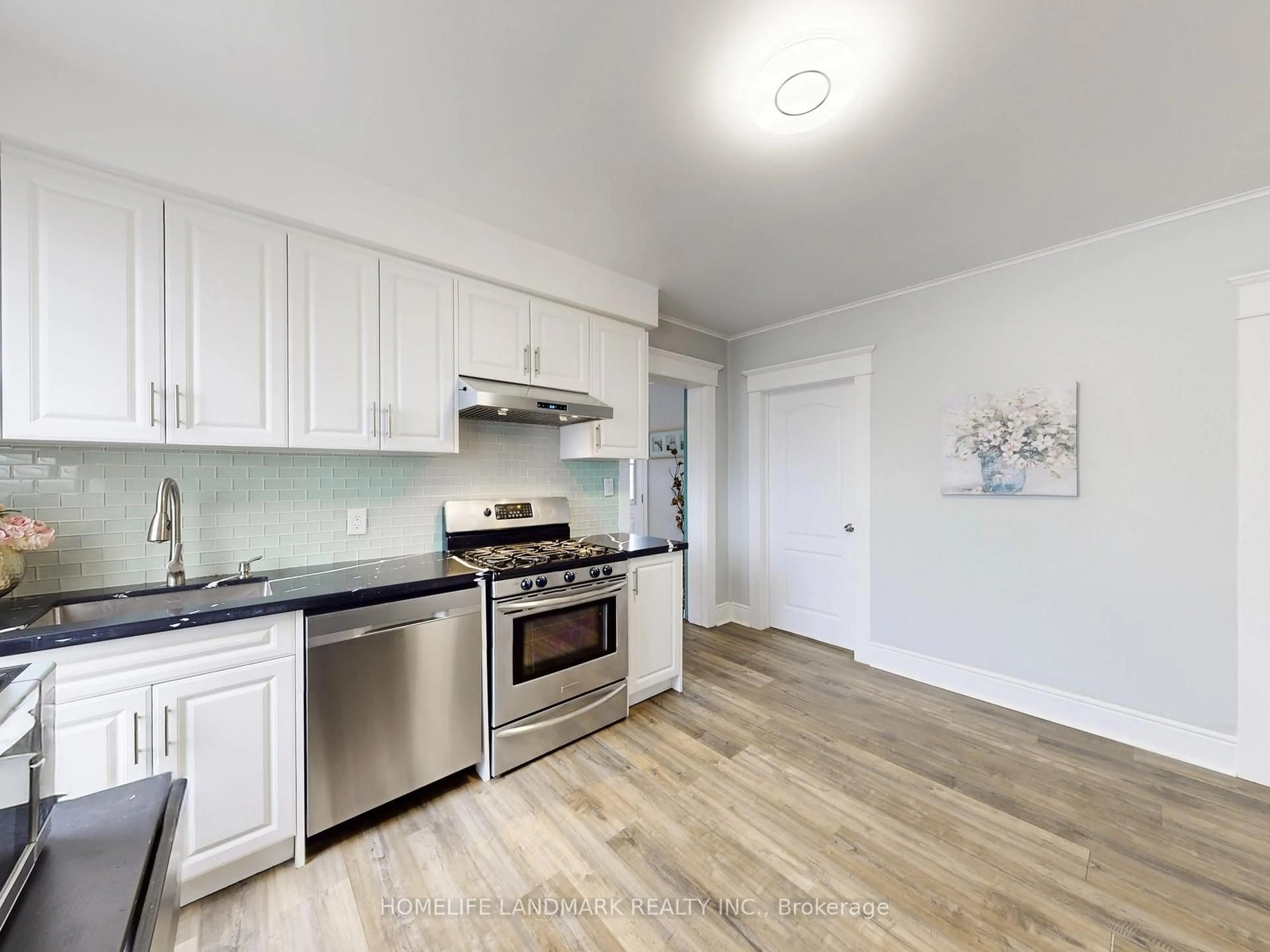 Open concept kitchen, unknown for 674 Colborne St, Brantford Ontario N3S 3P9