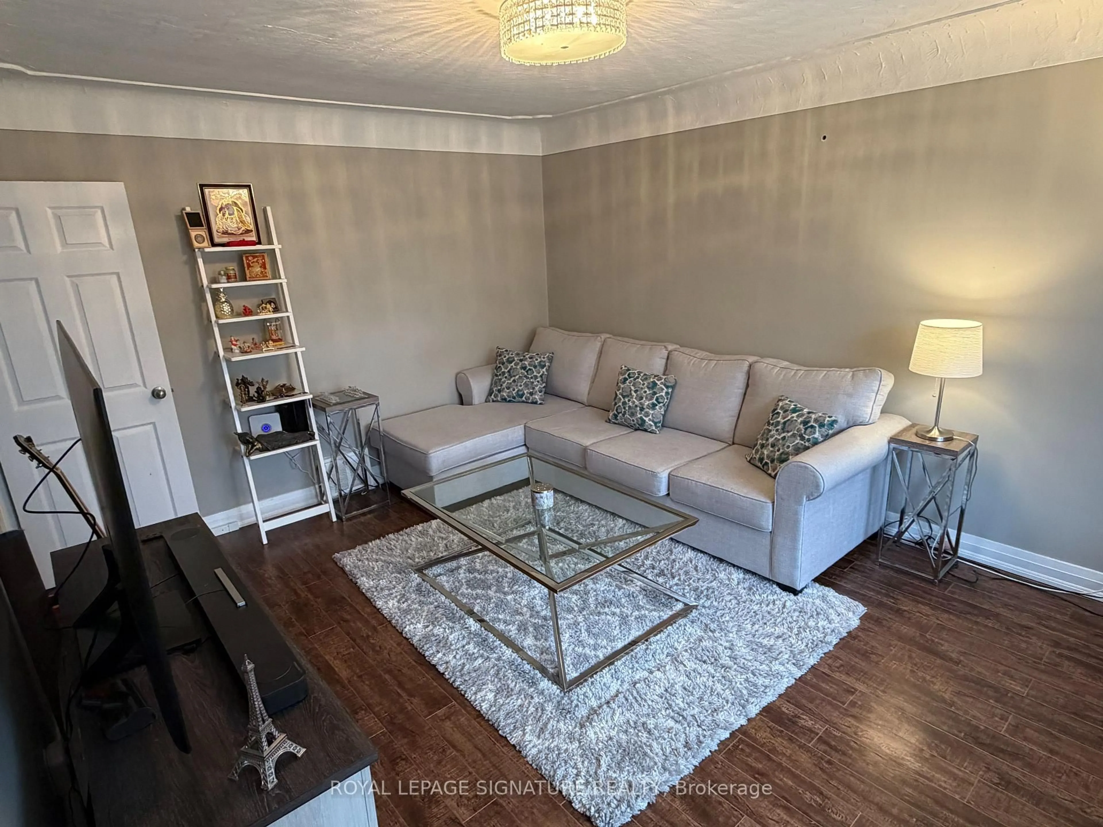 Living room with furniture, unknown for 69 Glenmount Ave, Hamilton Ontario L8S 2L3