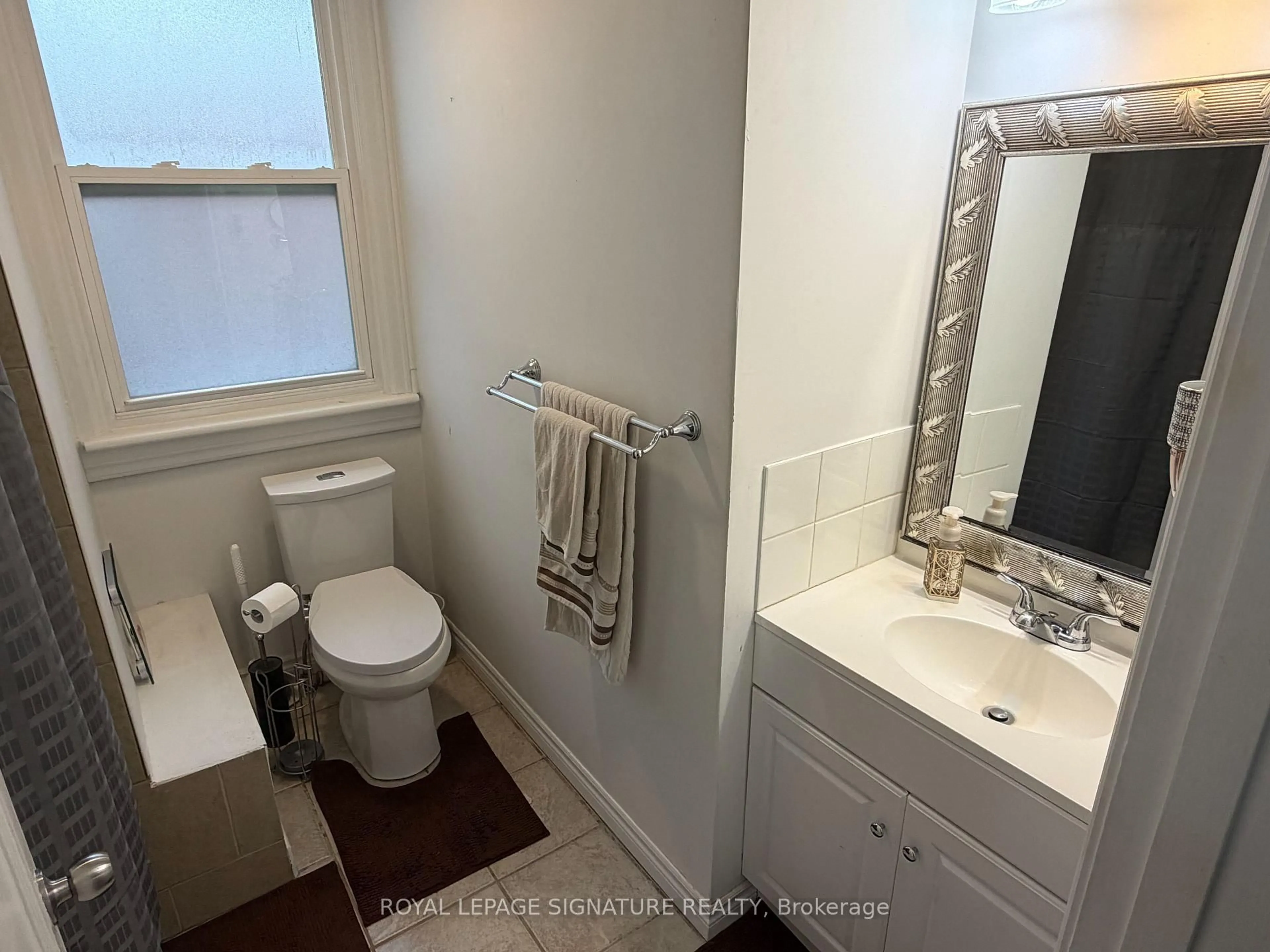 Standard bathroom, unknown for 69 Glenmount Ave, Hamilton Ontario L8S 2L3
