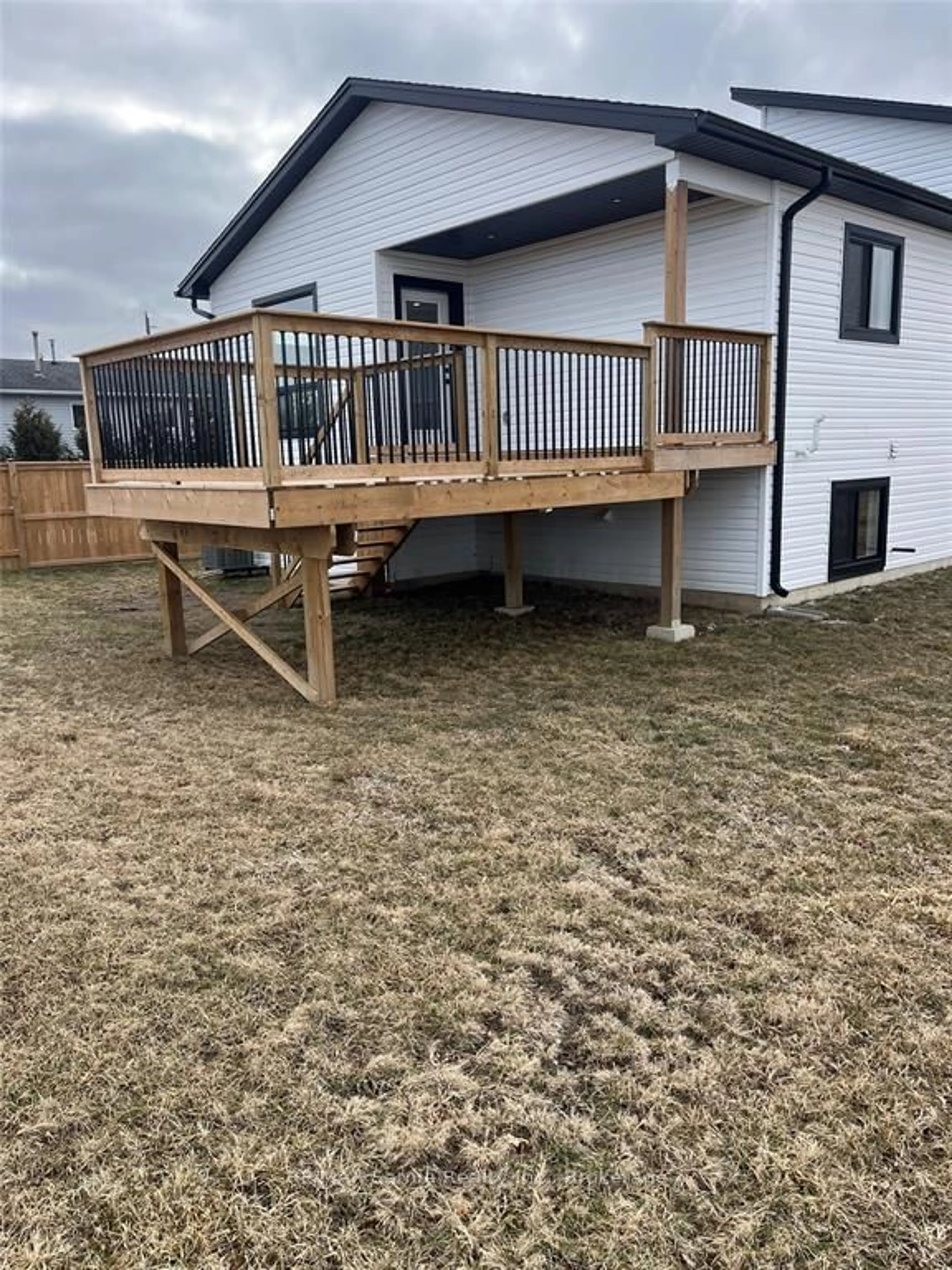 Patio, unknown for 1552 Melwood Dr, St. Clair Ontario N0N 1B0