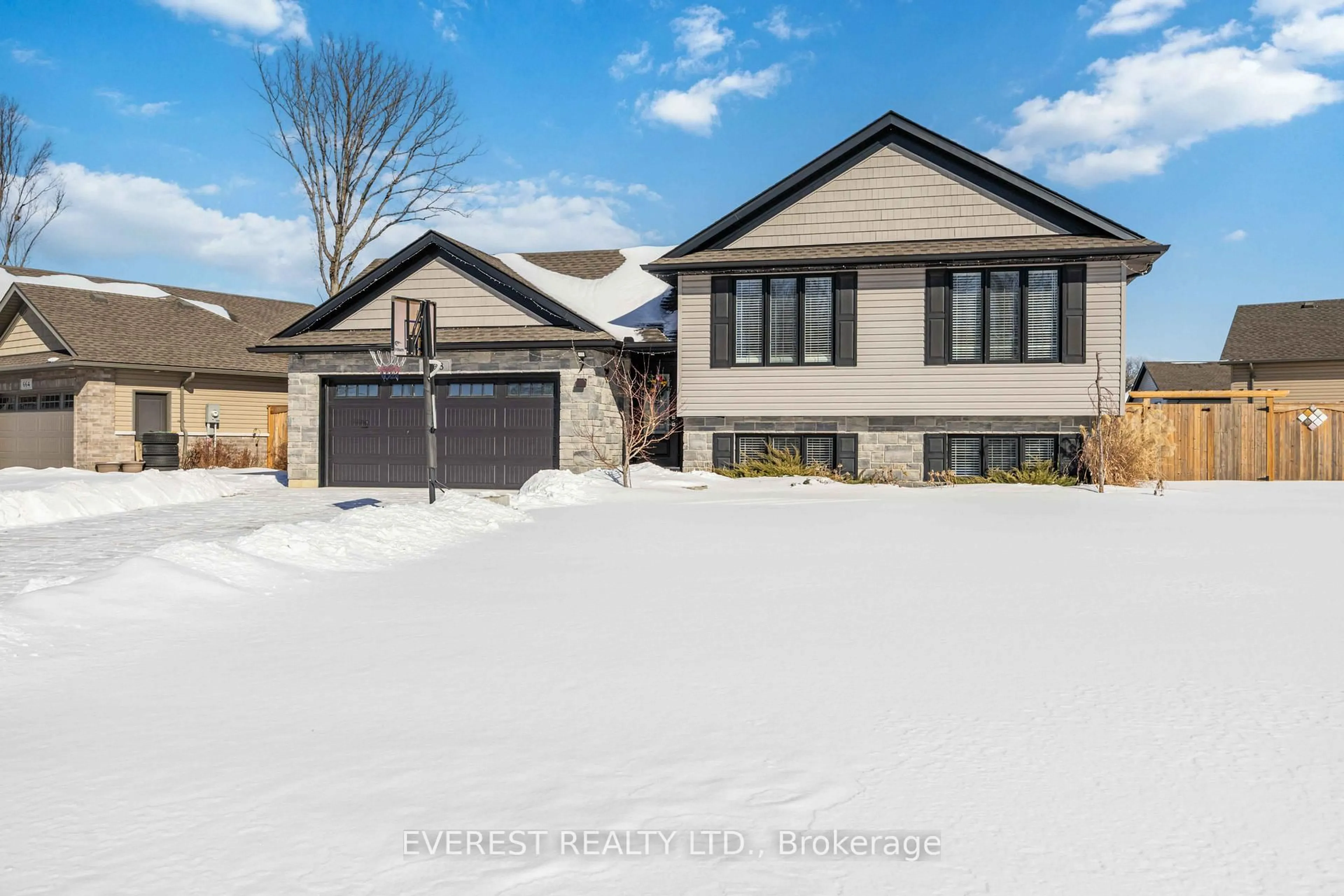 Unknown for 668 WINNERS Circ, St. Clair Ontario N0N 1G0