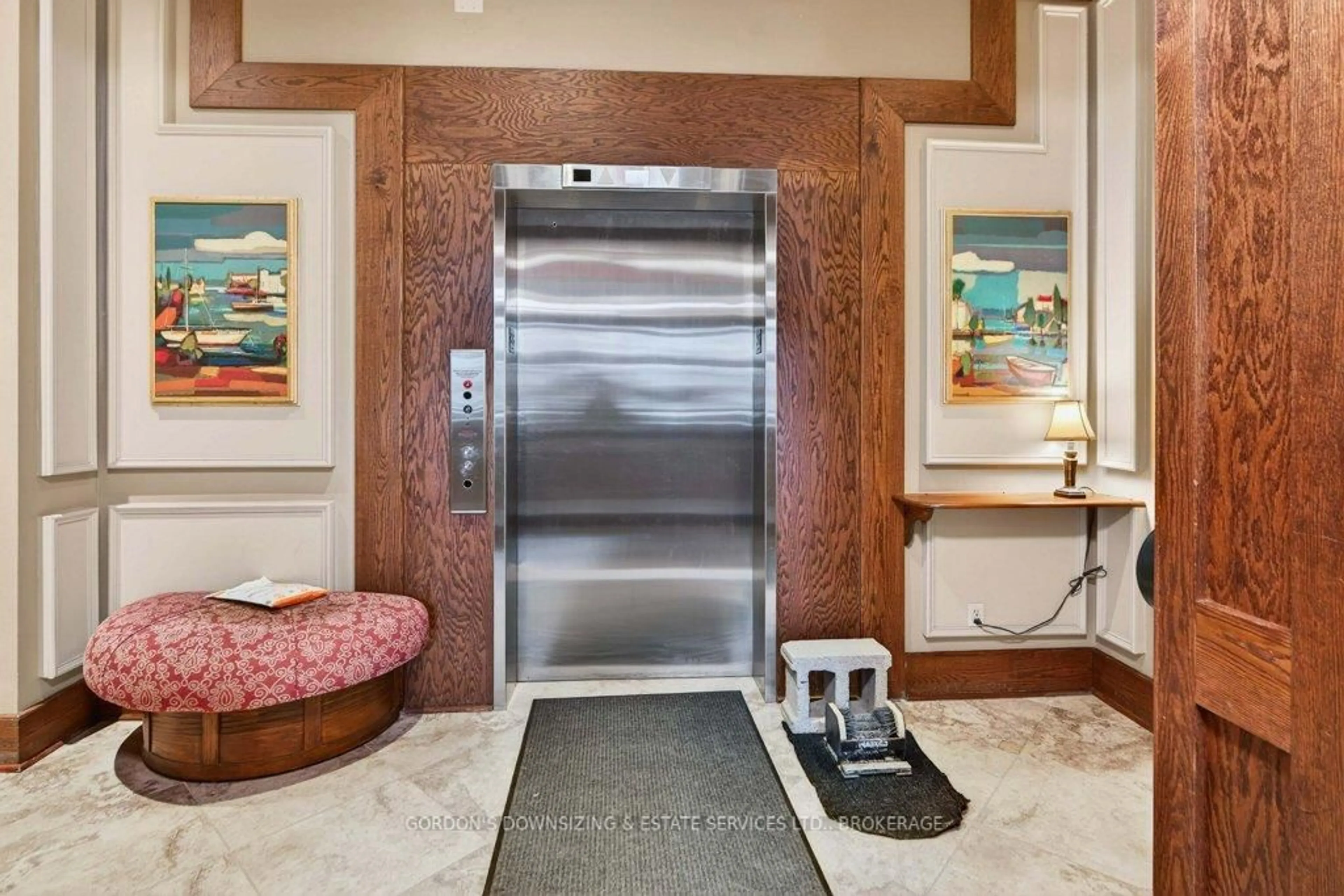 Indoor foyer for 20 Gore St #302, Kingston Ontario K7L 2L1