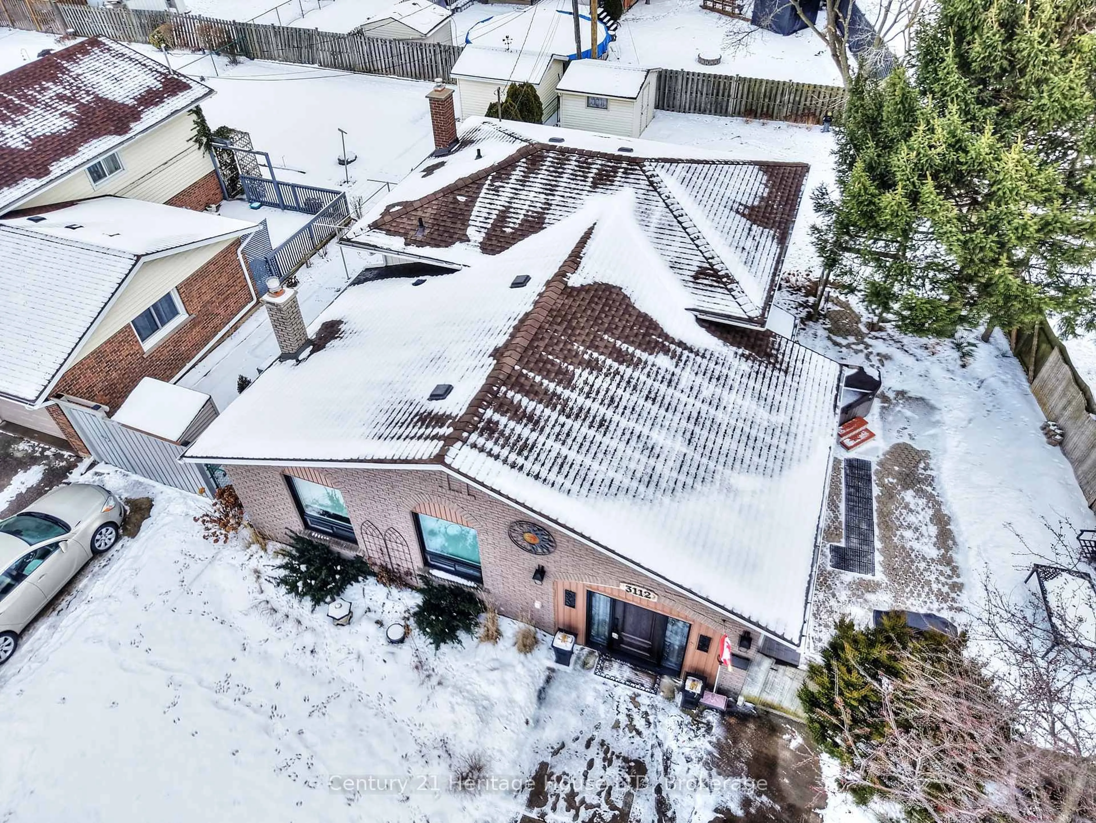 A pic from outside/outdoor area/front of a property/back of a property/a pic from drone, building for 3112 Ussher St, Niagara Falls Ontario L2G 6M2