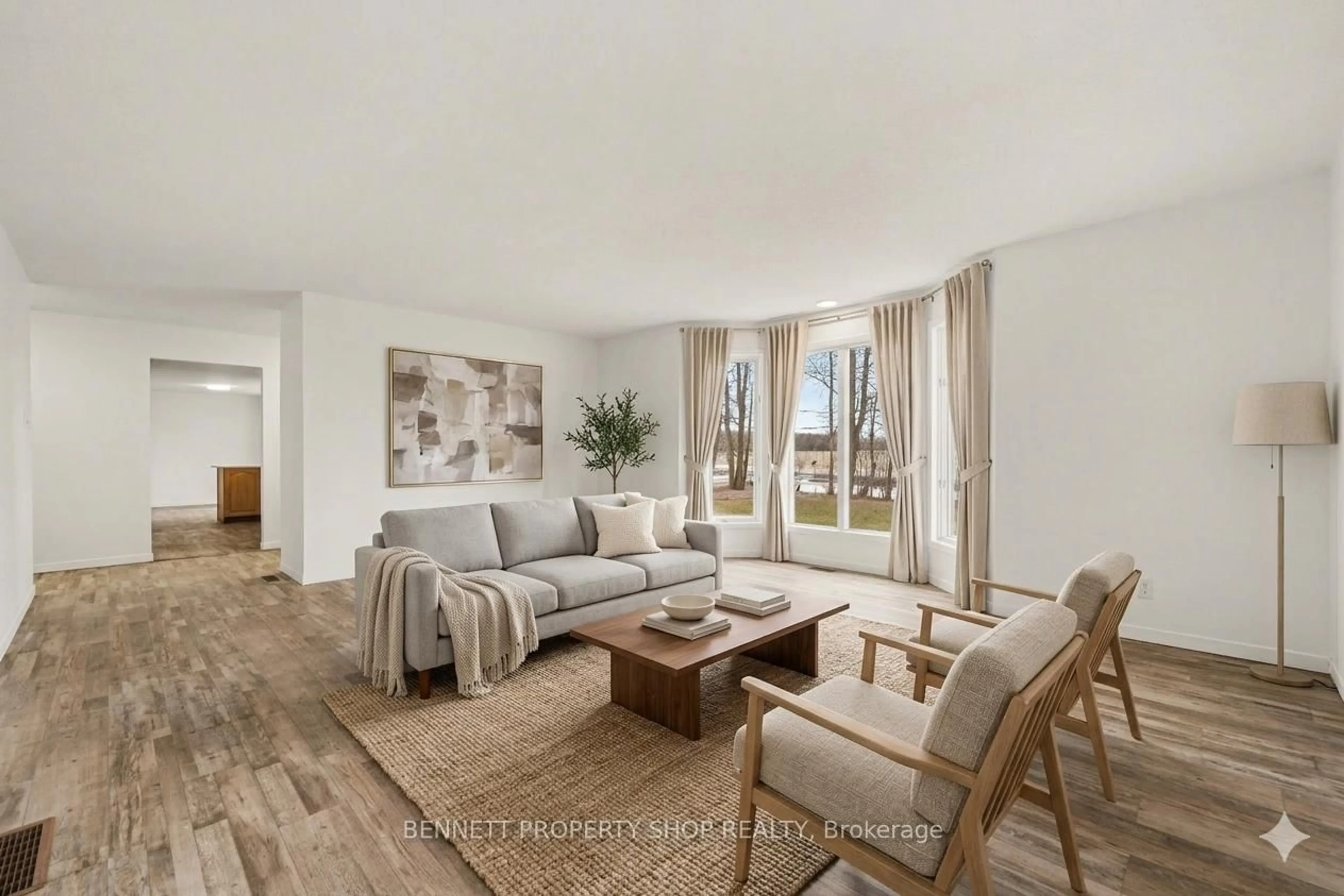 Living room with furniture, unknown for 1450 South Russell Rd, Russell Ontario K4R 1E5