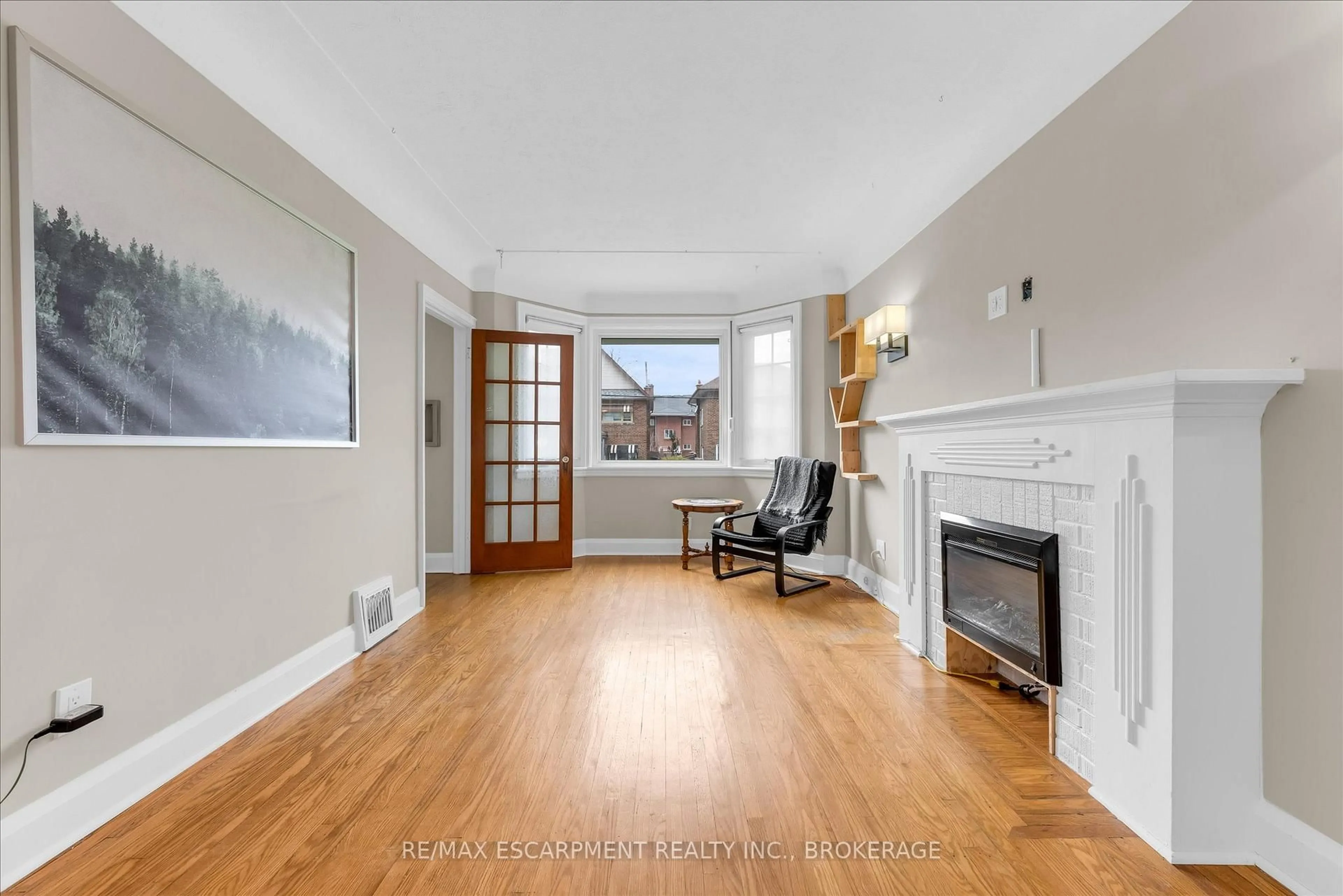 Unknown for 121 Cameron Ave, Hamilton Ontario L8K 2X6