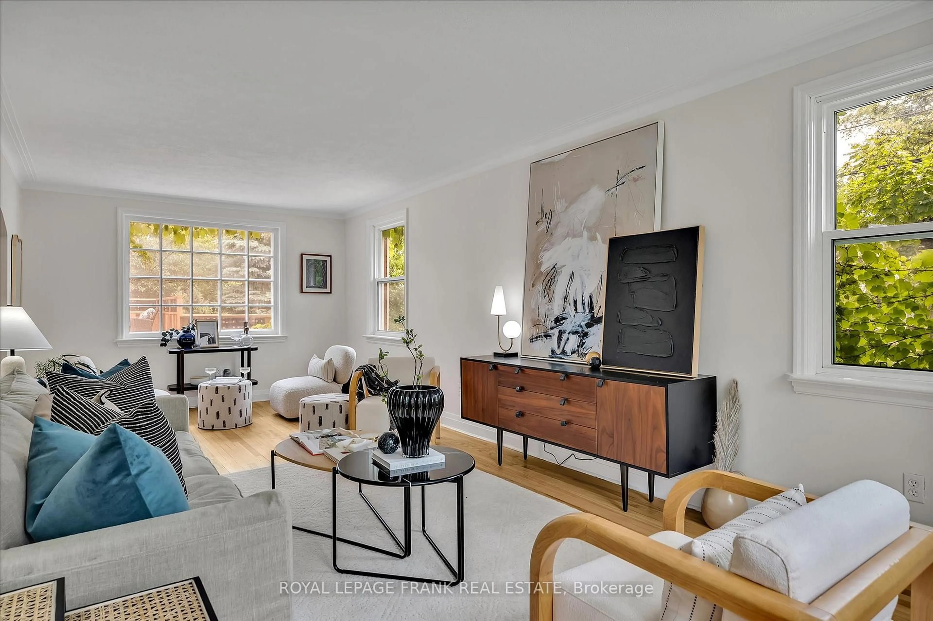 Living room with furniture, unknown for 470 Albertus Ave, Peterborough Ontario K9J 6A2