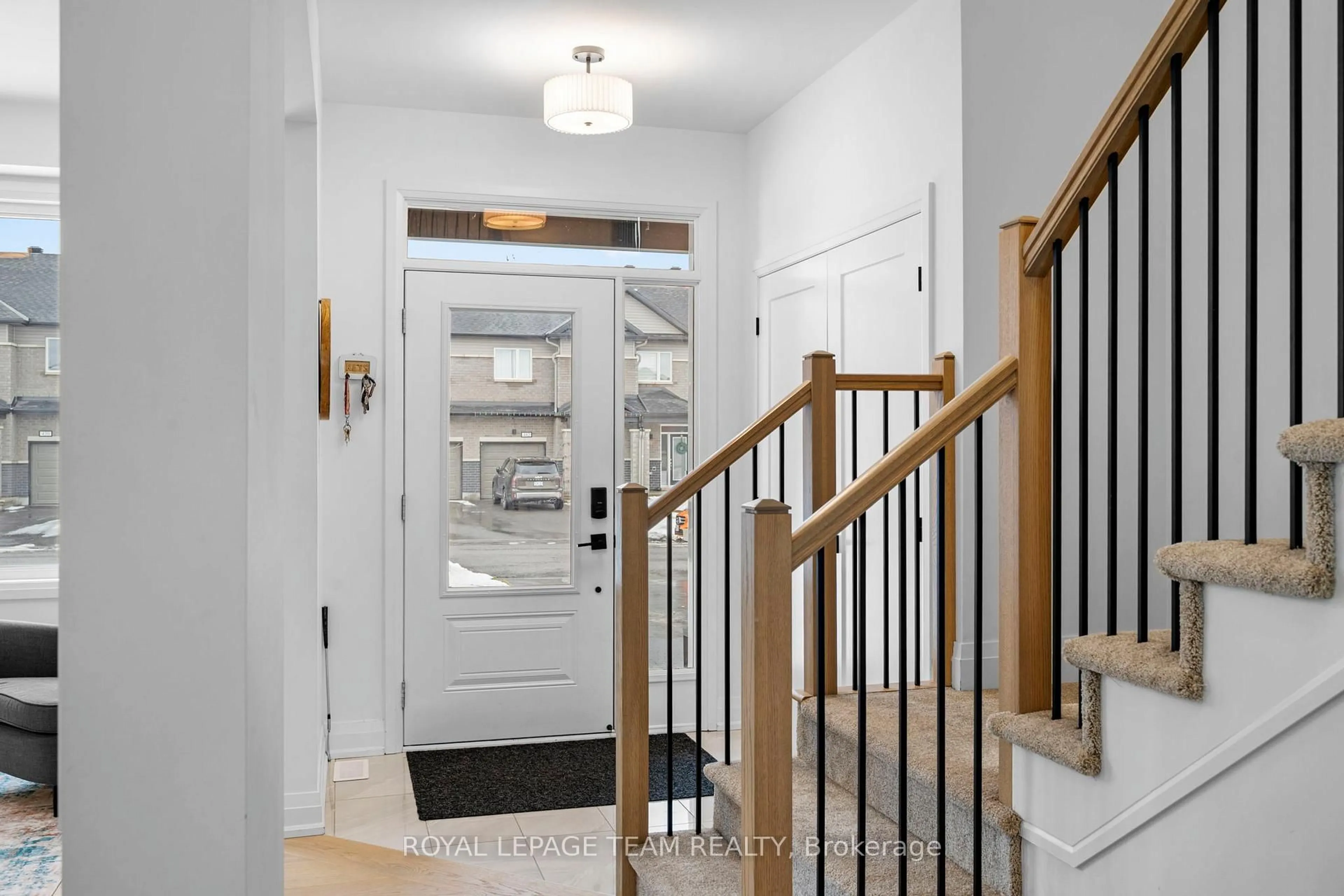 Indoor entryway for 437 Fleet Canuck Private, Carp Ontario K0A 1L0