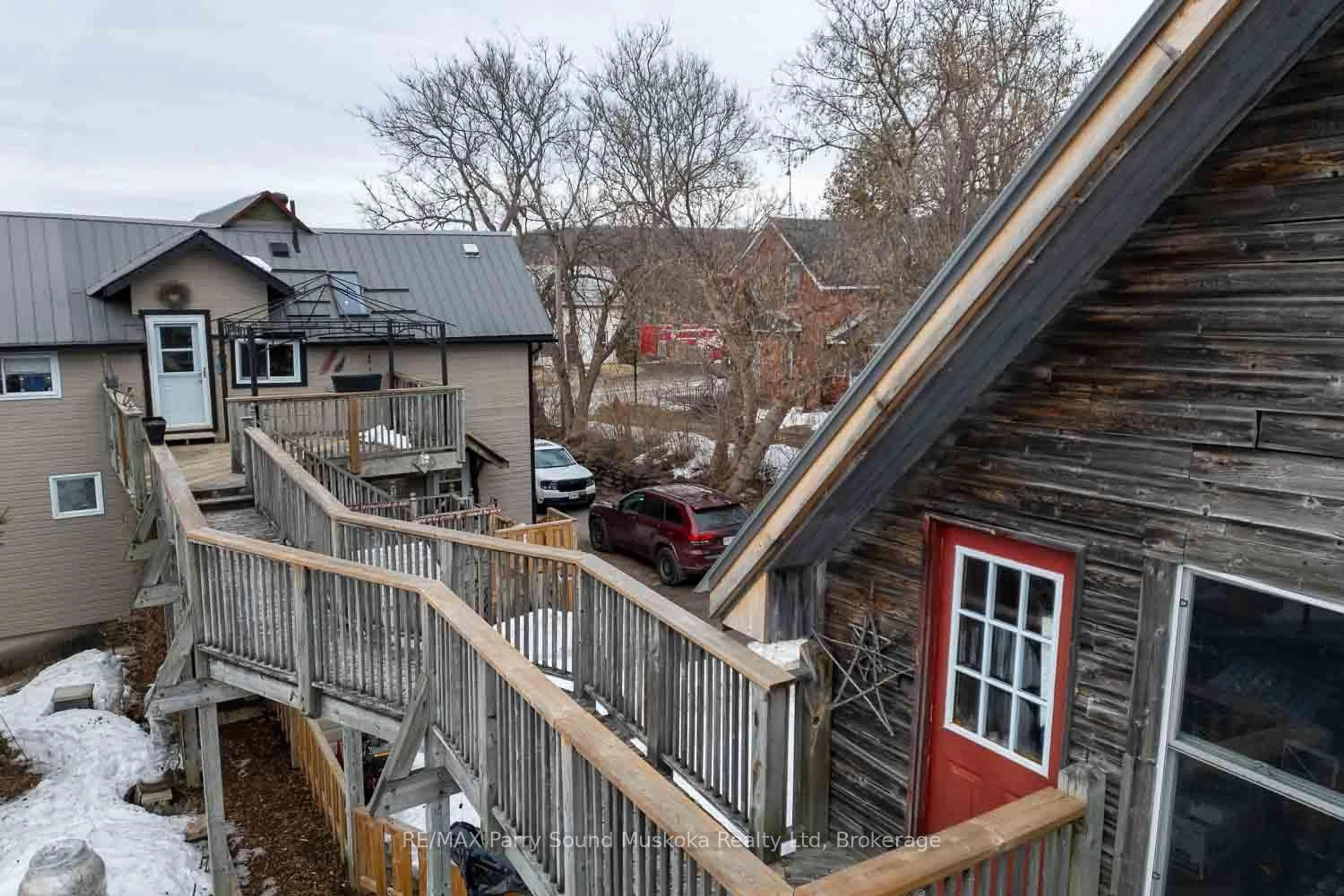 A pic from outside/outdoor area/front of a property/back of a property/a pic from drone, unknown for 156 Ontario St, Burk's Falls Ontario P0A 1C0