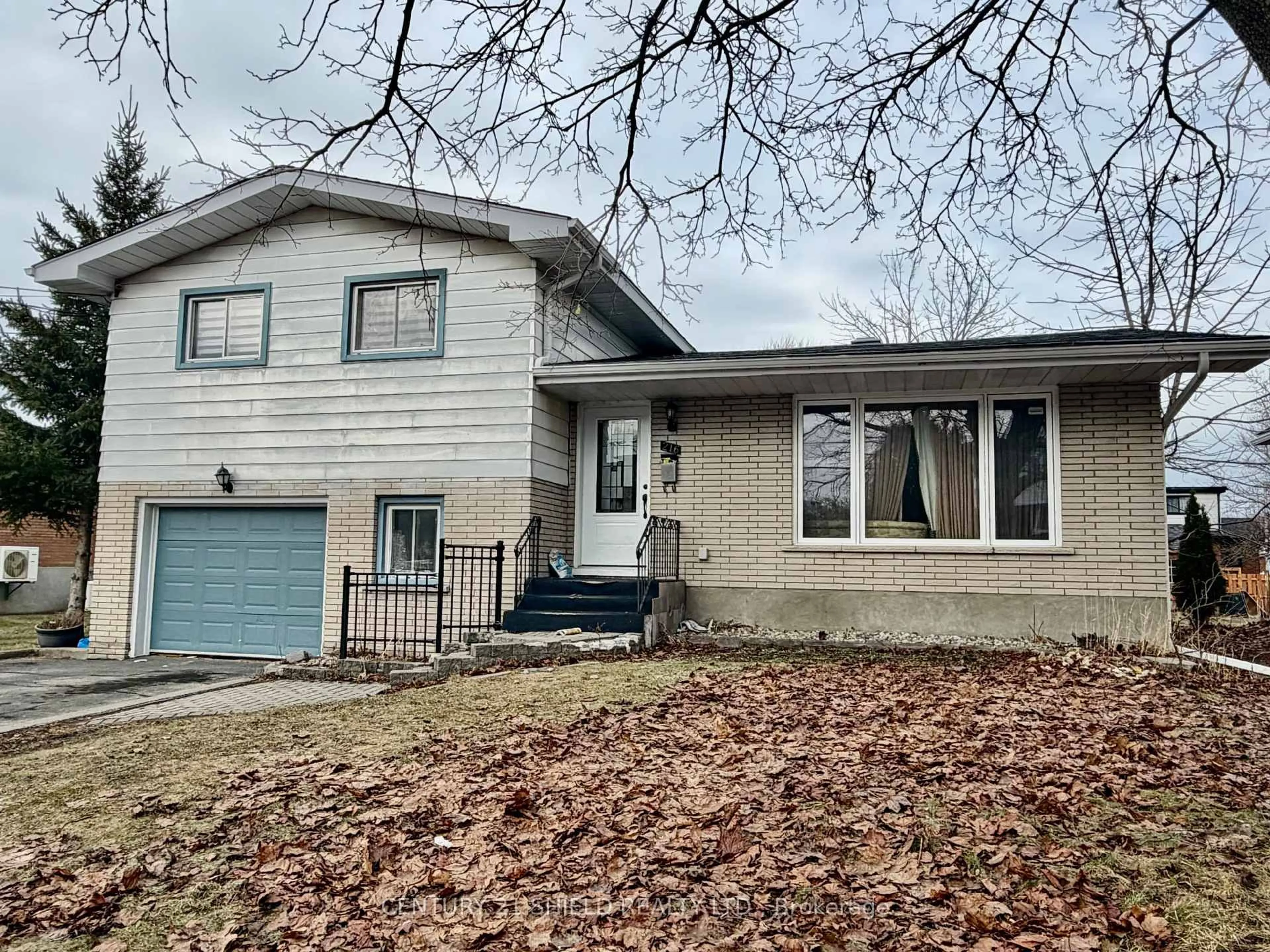 Home with vinyl exterior material, street for 216 Baldwin Ave, Cornwall Ontario K6H 4J4