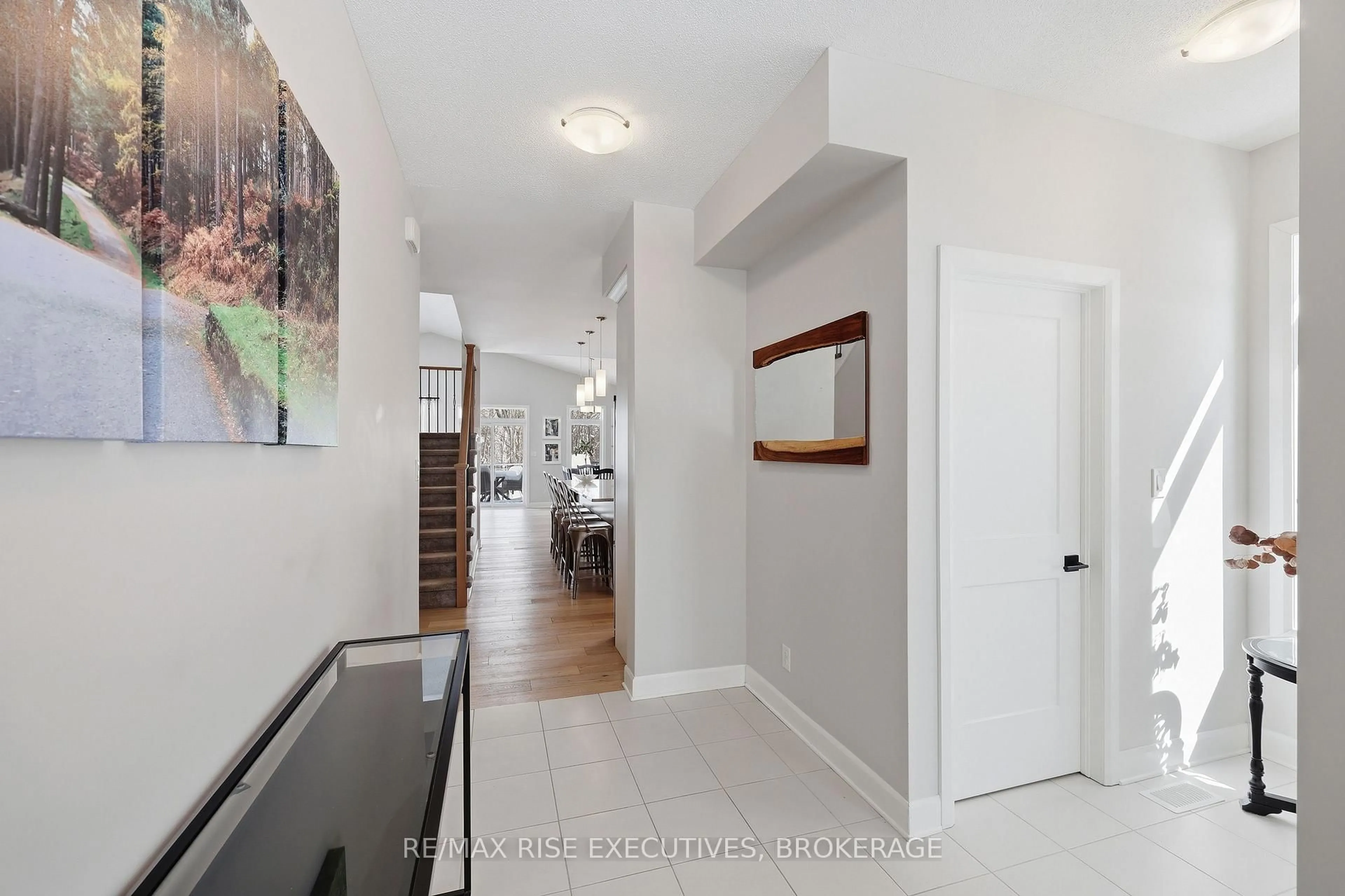 Indoor entryway for 692 Halloway Dr, Kingston Ontario K7K 0H4