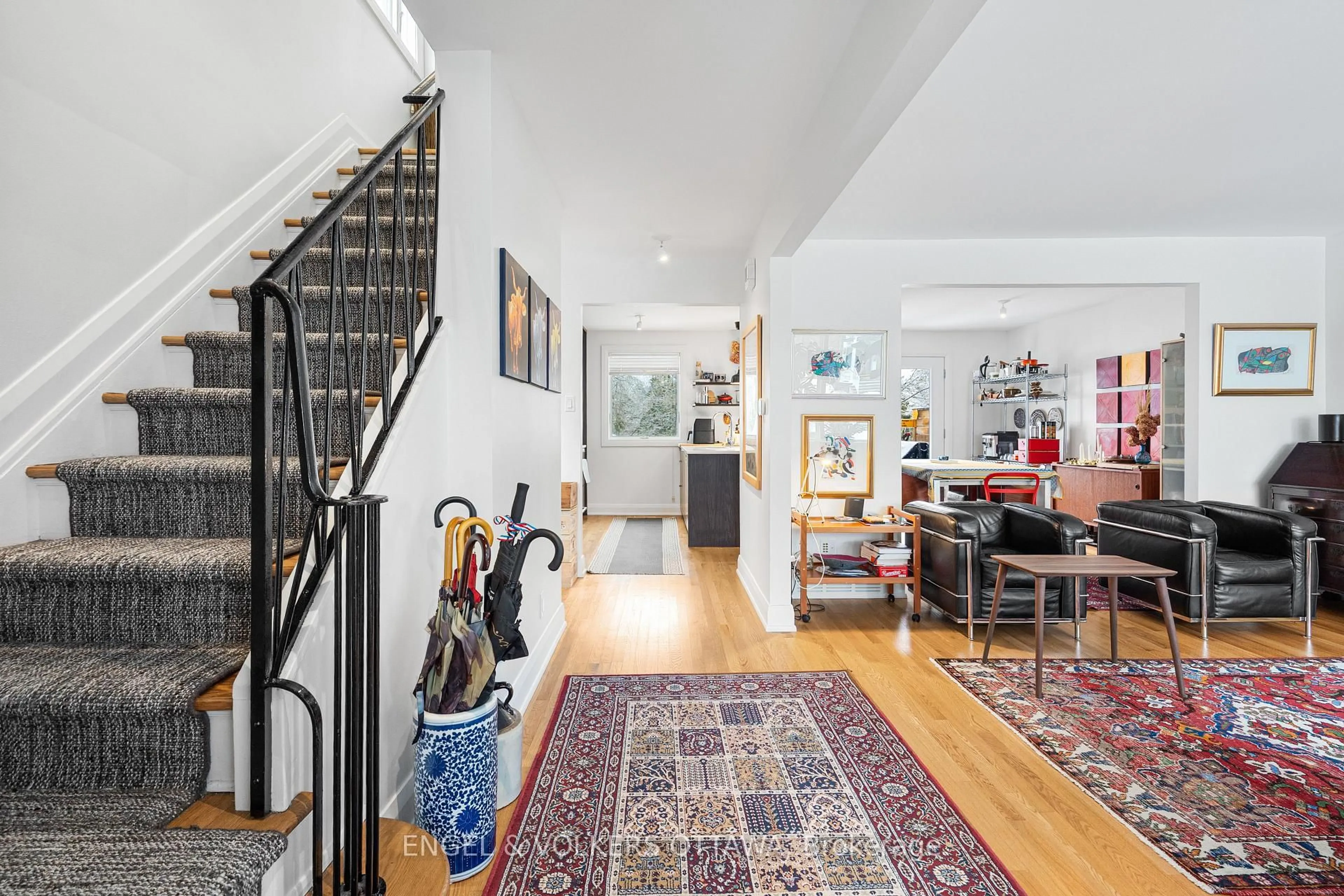 Unknown for 527 Evered Ave, Ottawa Ontario K1Z 5K9