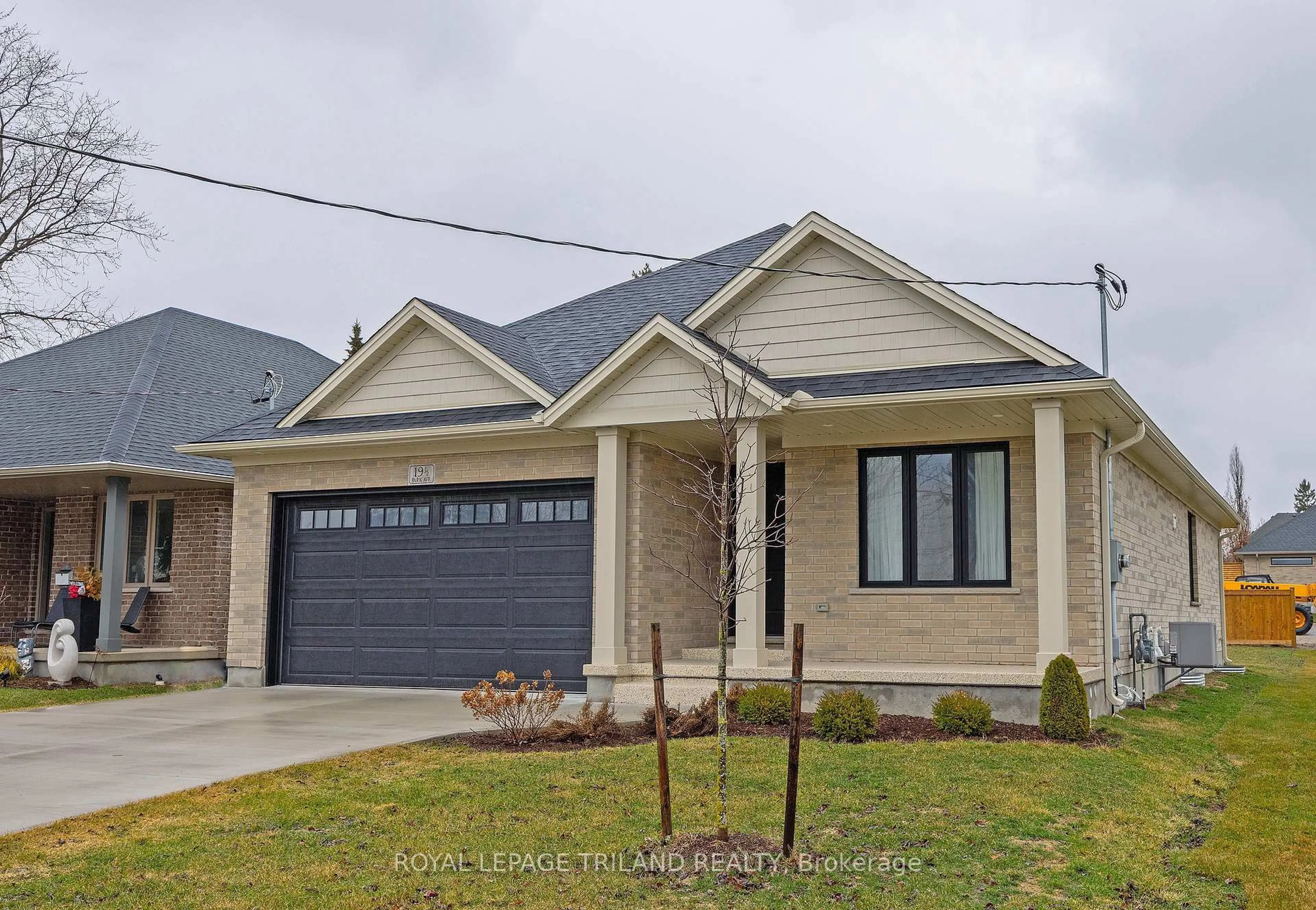Home with brick exterior material, street for 19.5 PARK Ave, St. Thomas Ontario N5R 4V5