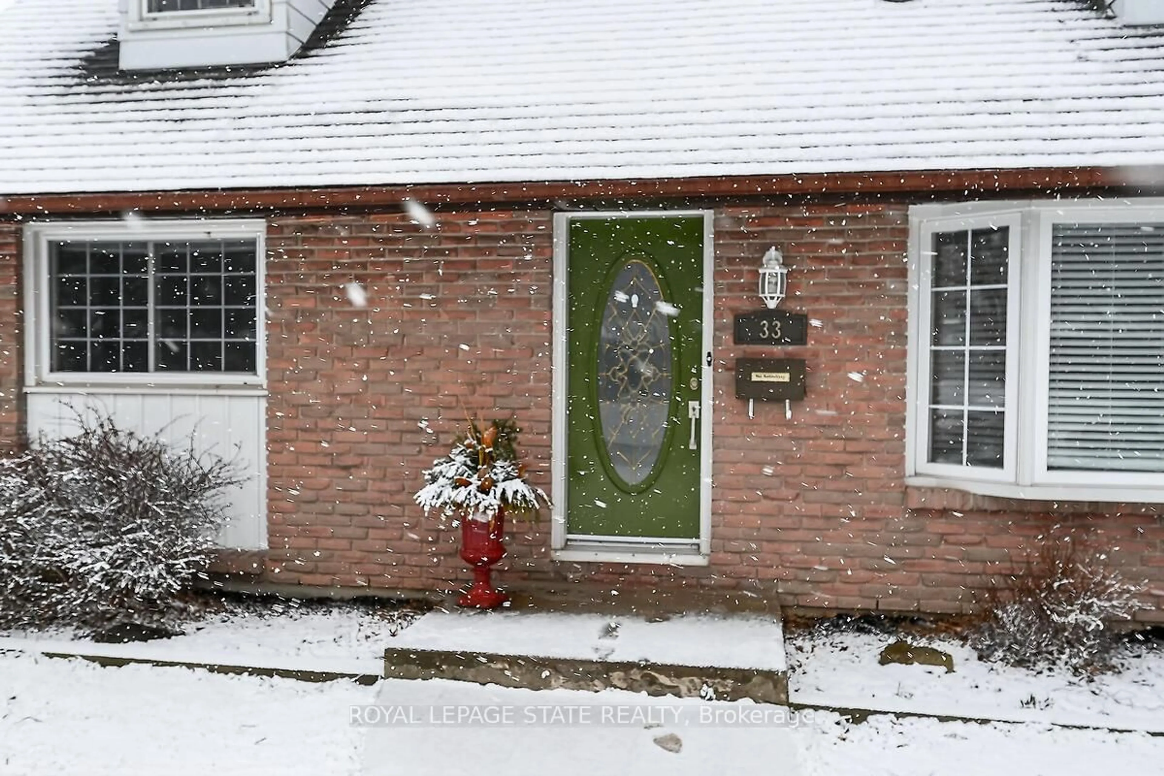 Unknown for 33 Abraham Dr, St. Catharines Ontario L2M 6K7