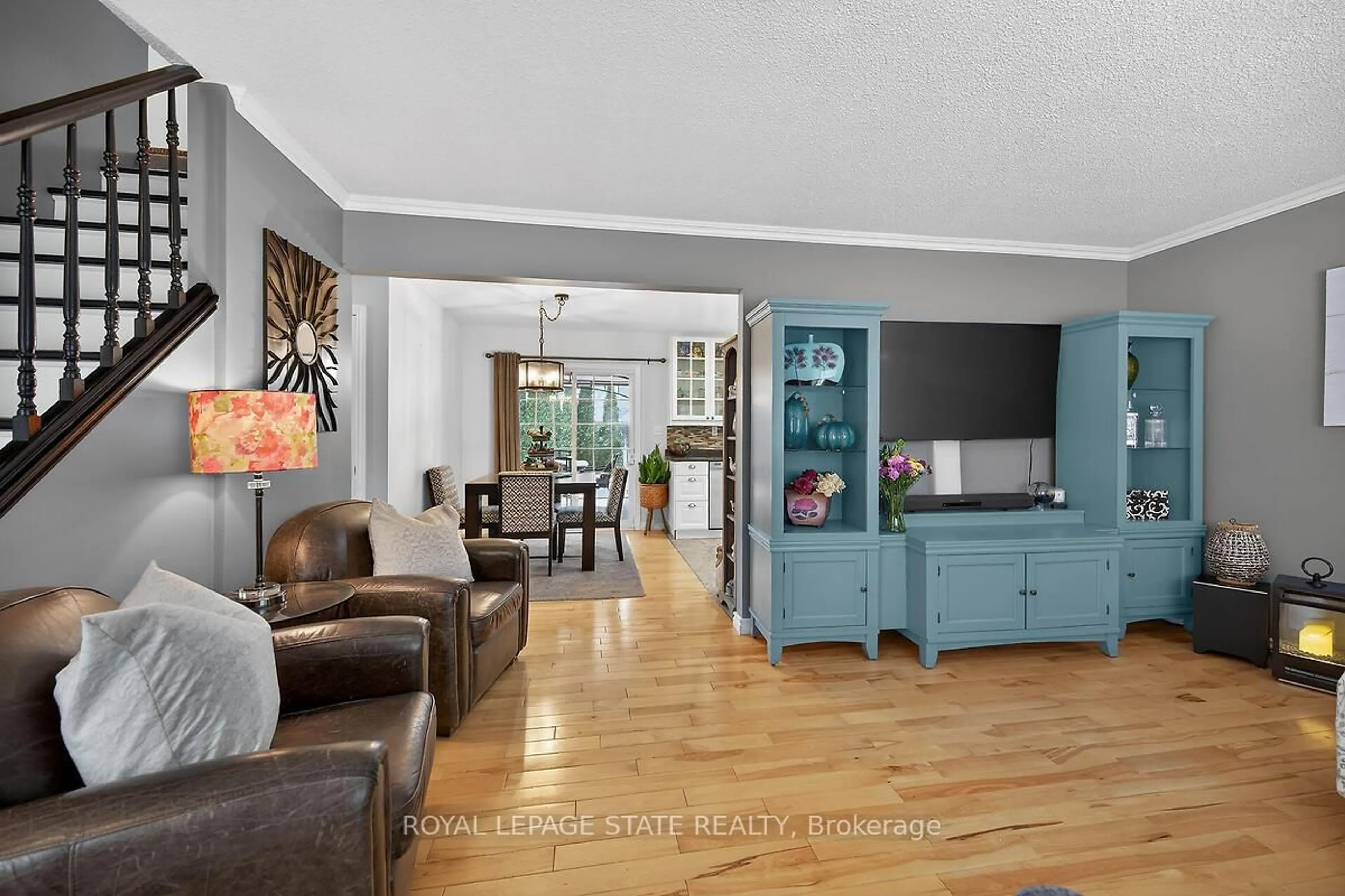 Living room with furniture, unknown for 33 Abraham Dr, St. Catharines Ontario L2M 6K7